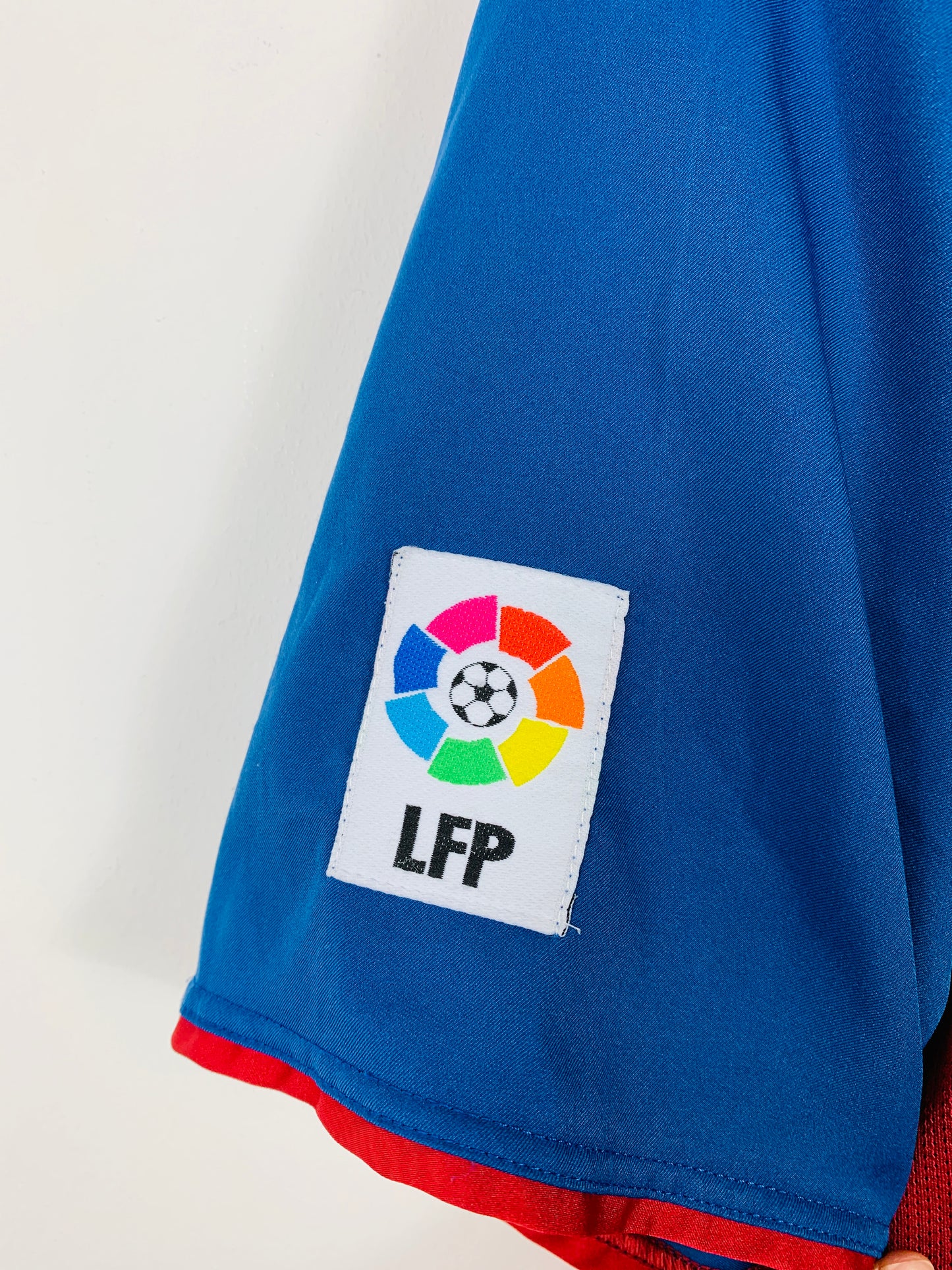 BARCELONA 2004/2005 HOME SHIRT #24 INIESTA