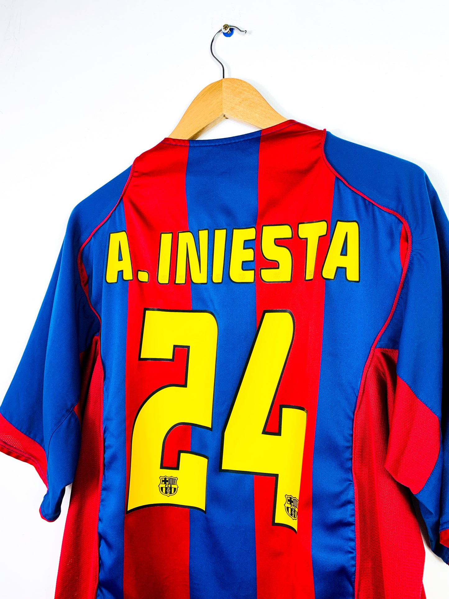 BARCELONA 2004/2005 HOME SHIRT #24 INIESTA