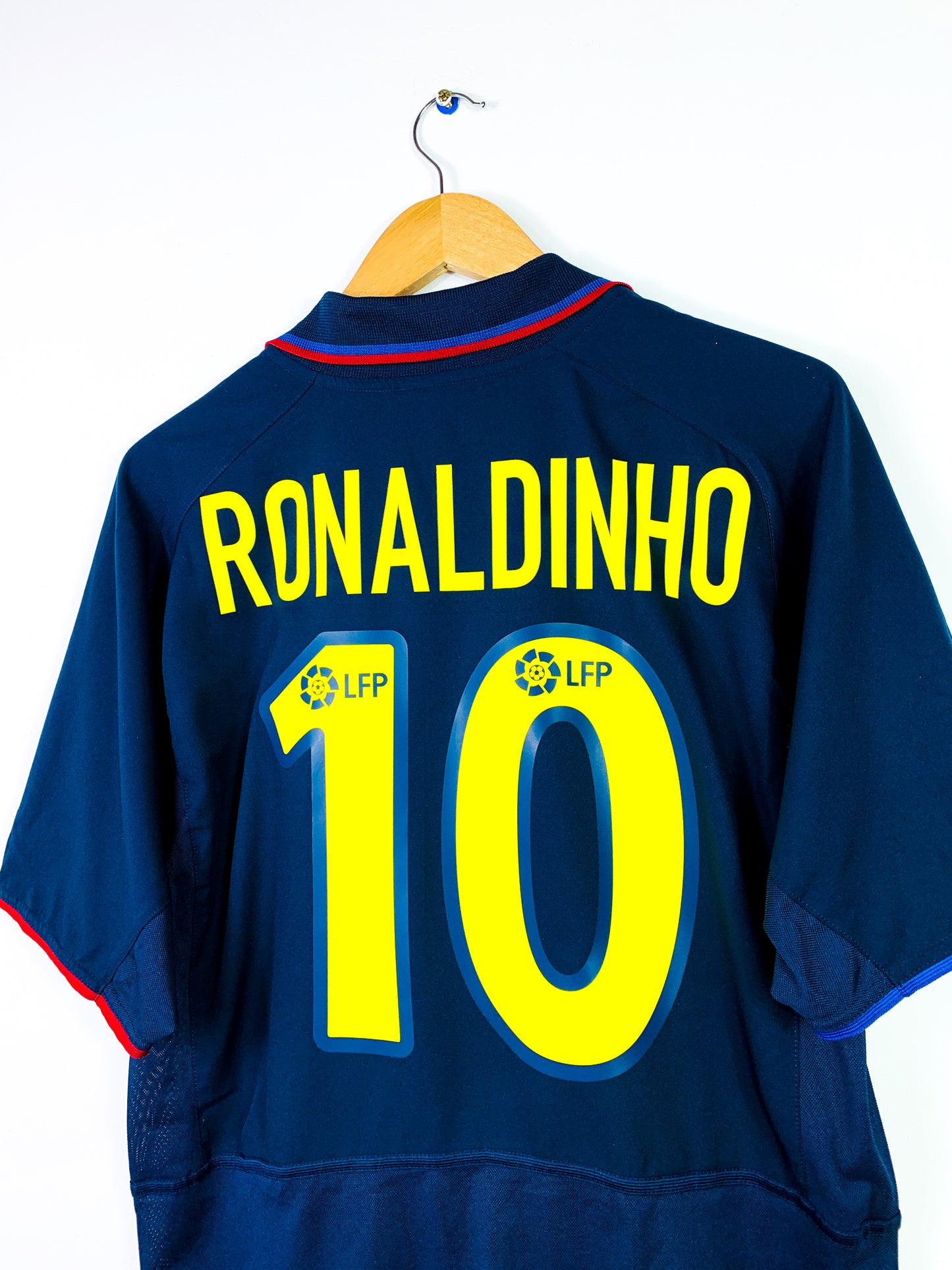 BARCELONA 2002/2004 AWAY SHIRT #10 RONALDINHO