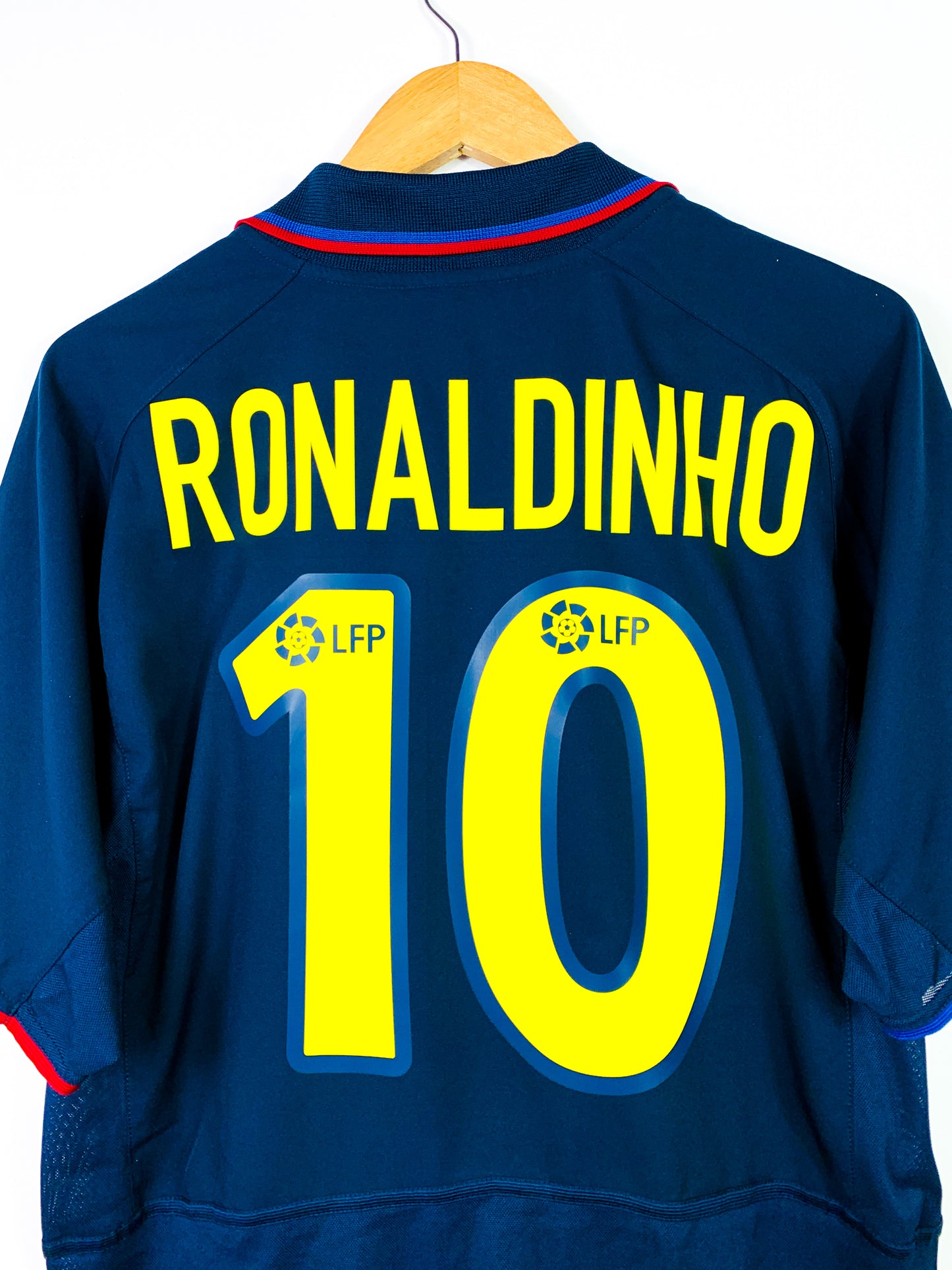 BARCELONA 2002/2004 AWAY SHIRT #10 RONALDINHO