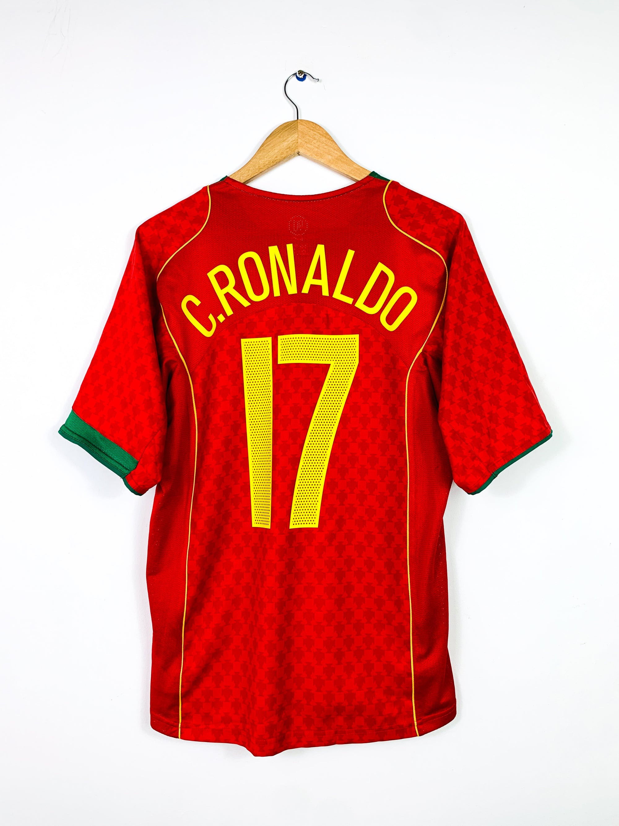 PORTUGAL 2004/2006 HOME SHIRT #17 C.RONALDO