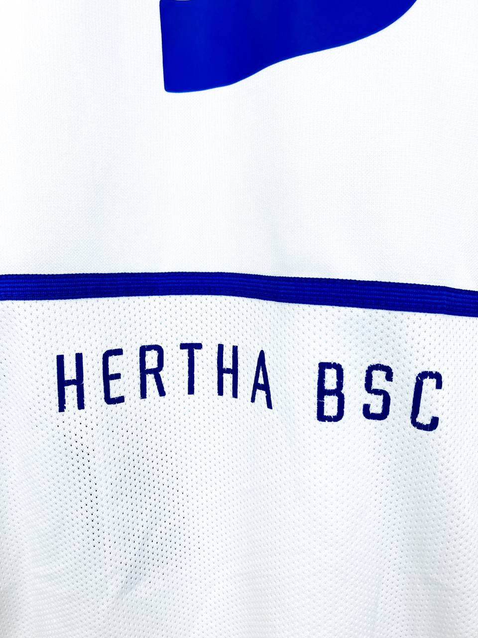 HERTHA BSC BERLIN 2002/2004 AWAY SHIRT