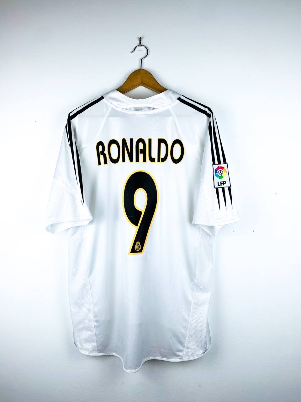 REAL MADRID 2004/2005 HOME SHIRT #9 RONALDO