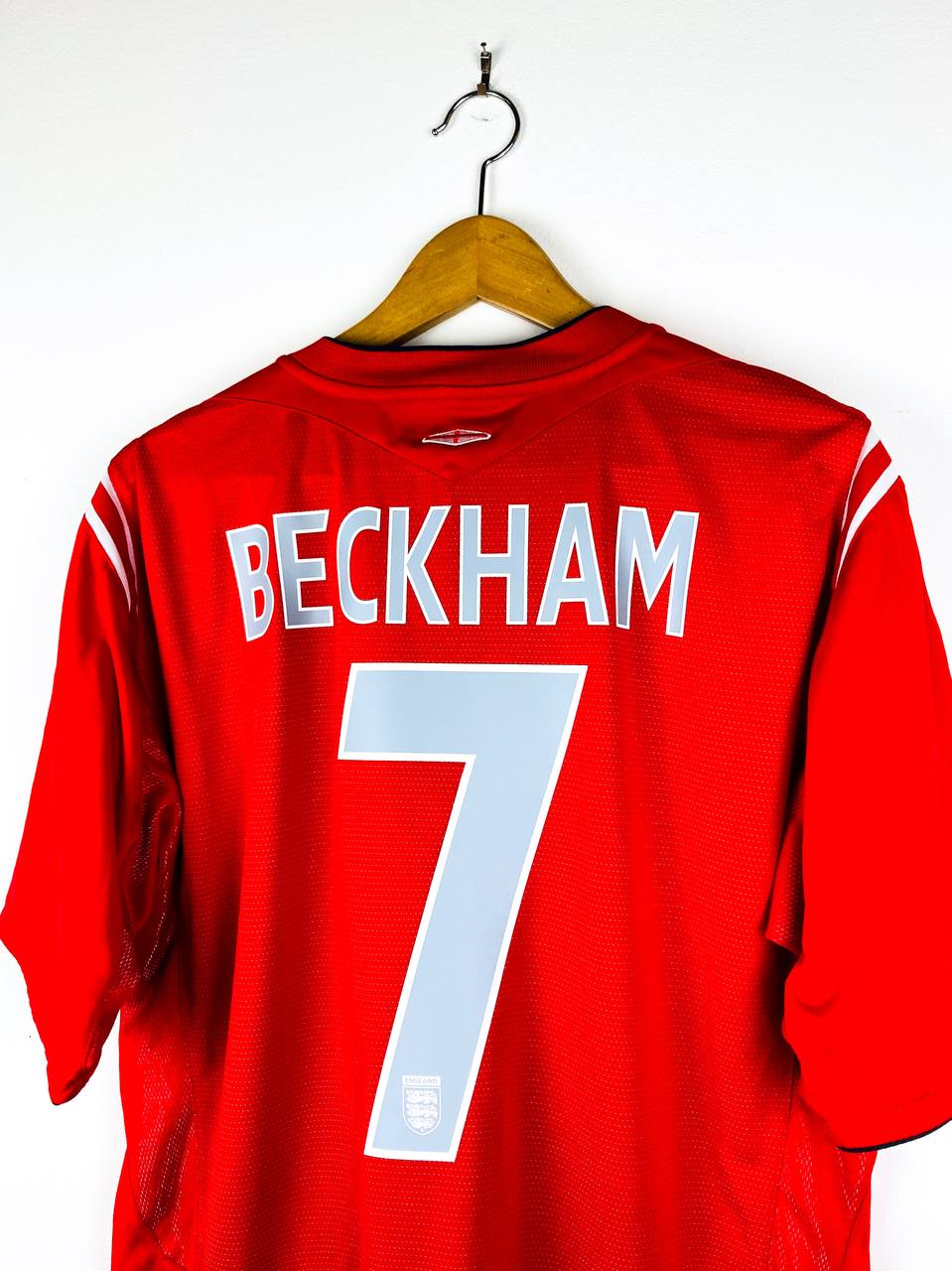 ENGLAND 2004/2006 AWAY SHIRT #7 BECKHAM