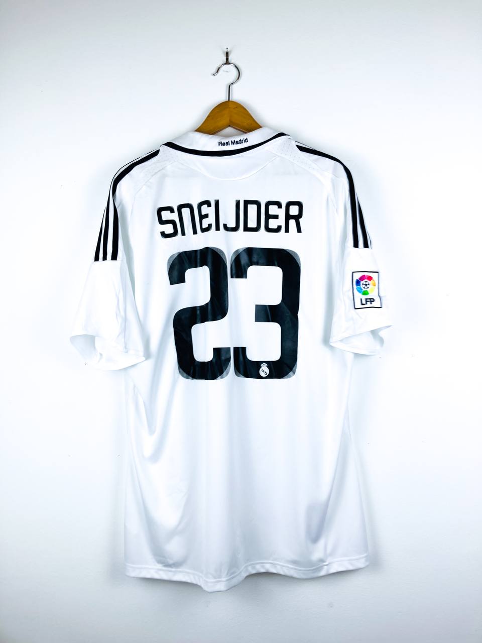 REAL MADRID 2008/2009 HOME SHIRT #23 SNEIJDER