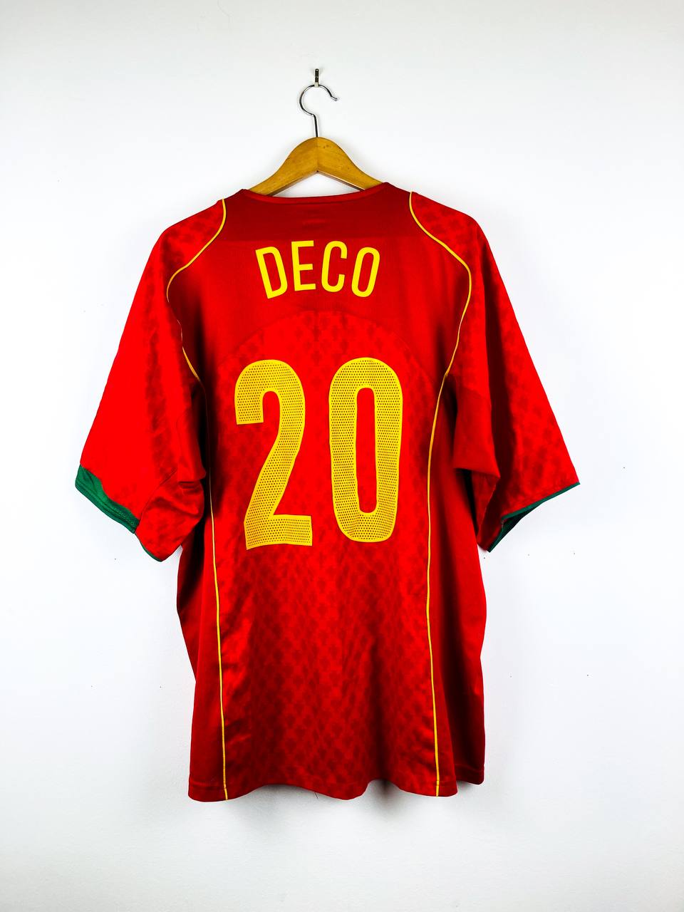 PORTUGAL 2004/2006 HOME SHIRT #20 DECO