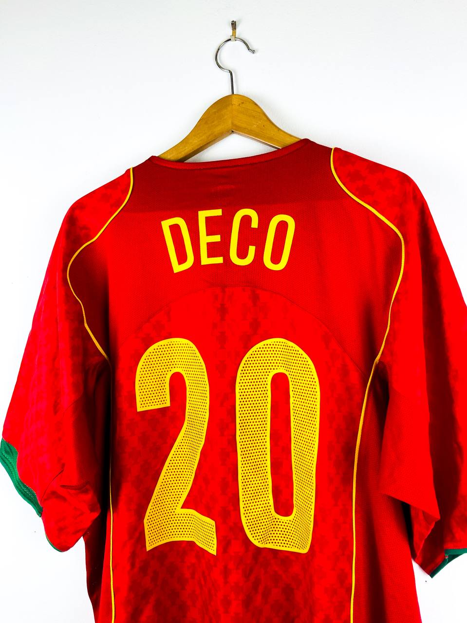 PORTUGAL 2004/2006 HOME SHIRT #20 DECO