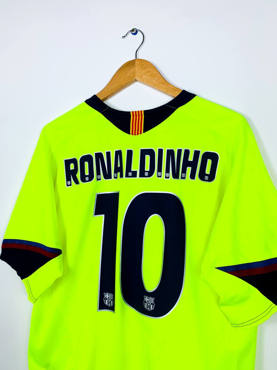 BARCELONA 2005/2006 AWAY SHIRT #10 RONALDINHO