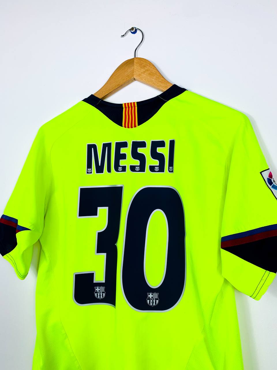 BARCELONA 2005/2006 AWAY SHIRT #30 MESSI