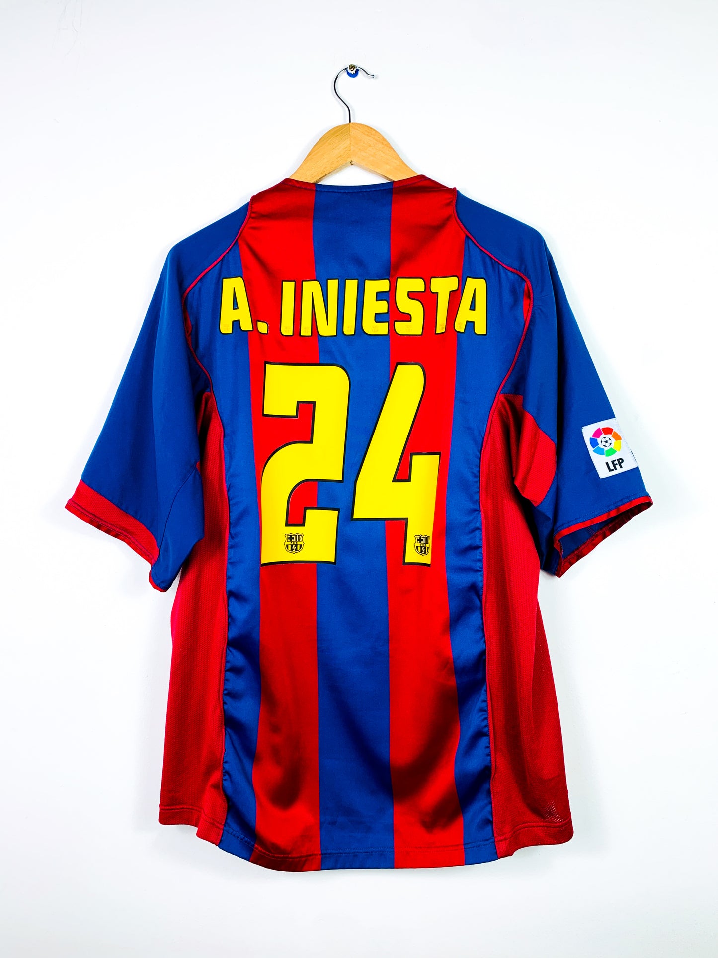 BARCELONA 2004/2005 HOME SHIRT #24 INIESTA