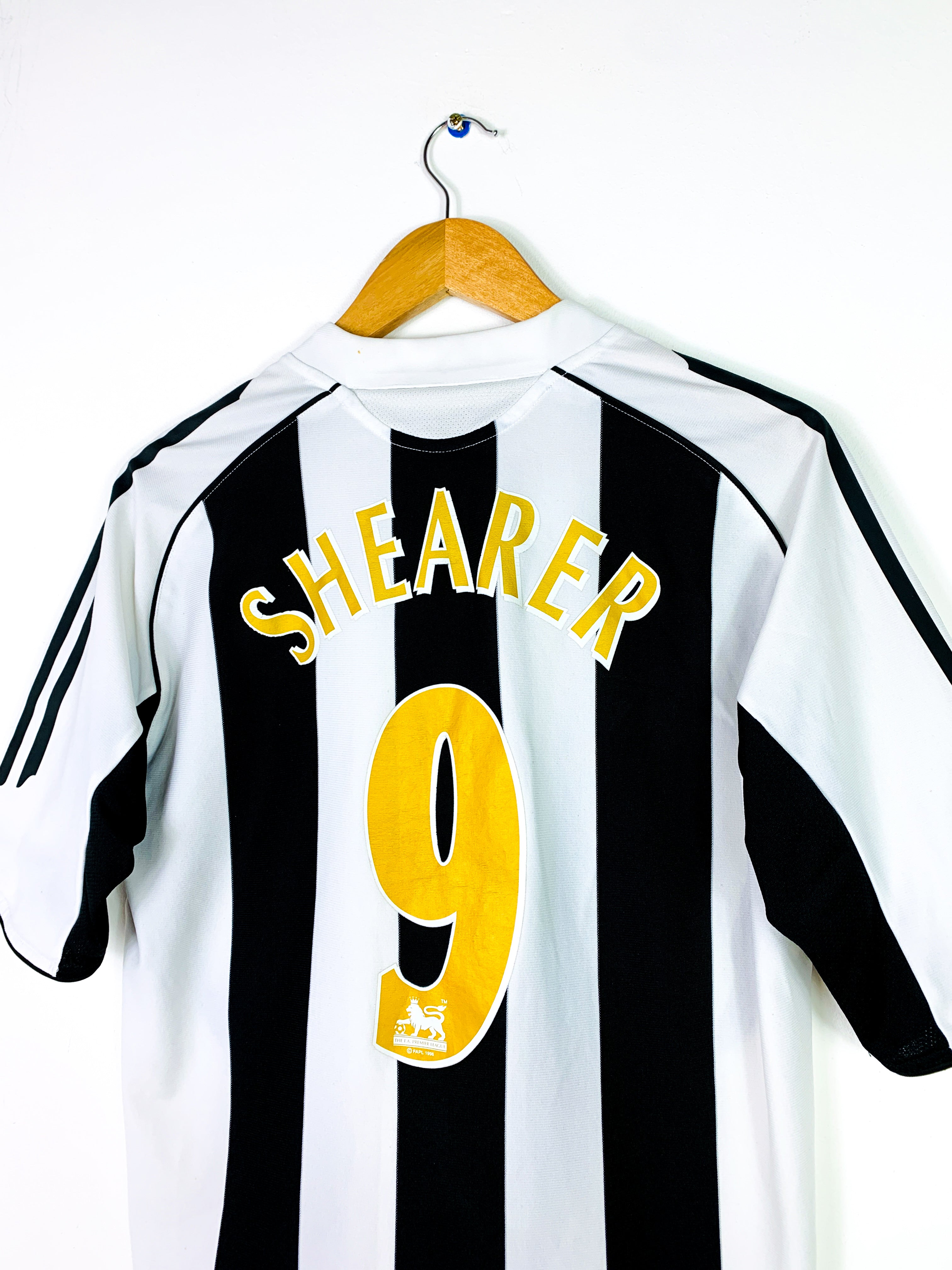 NEWCASTLE UNITED 2005/2007 HOME SHIRT #9 SHEARER [L]