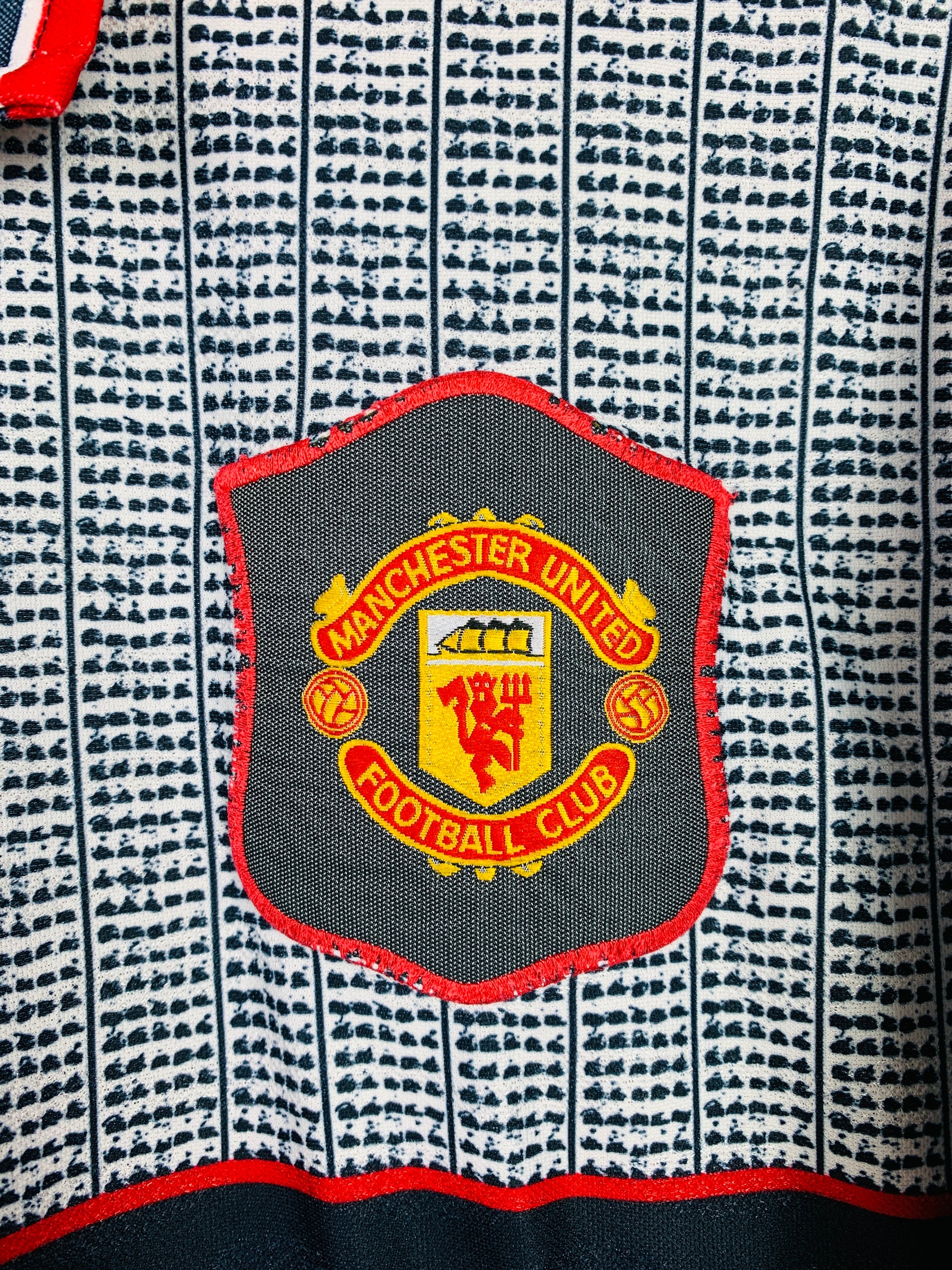 MANCHESTER UNITED 1995/1996 AWAY SHIRT #7 CANTONA [M]