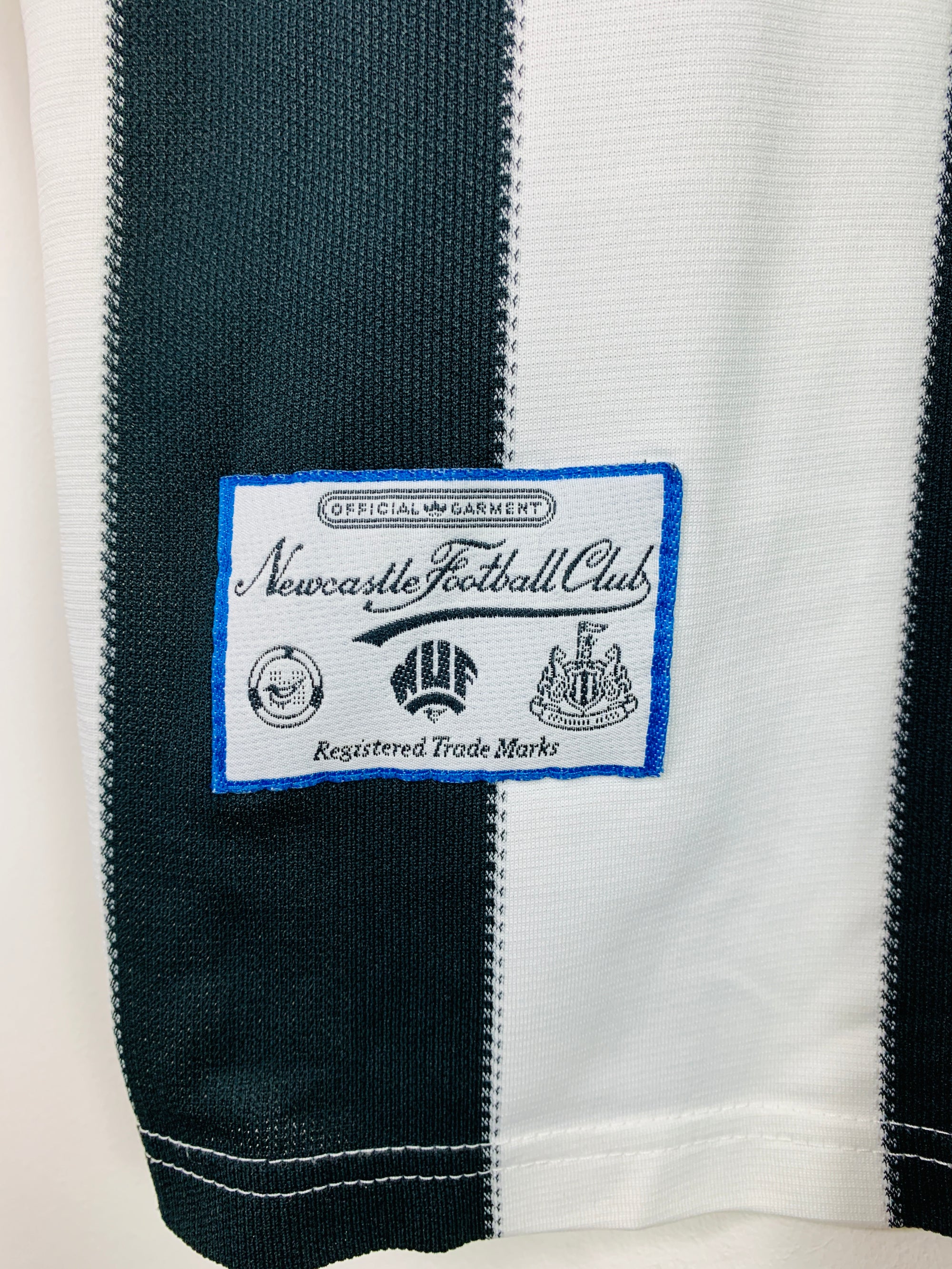 NEWCASTLE UNITED 1995/1997 HOME SHIRT #9 SHEARER [L]