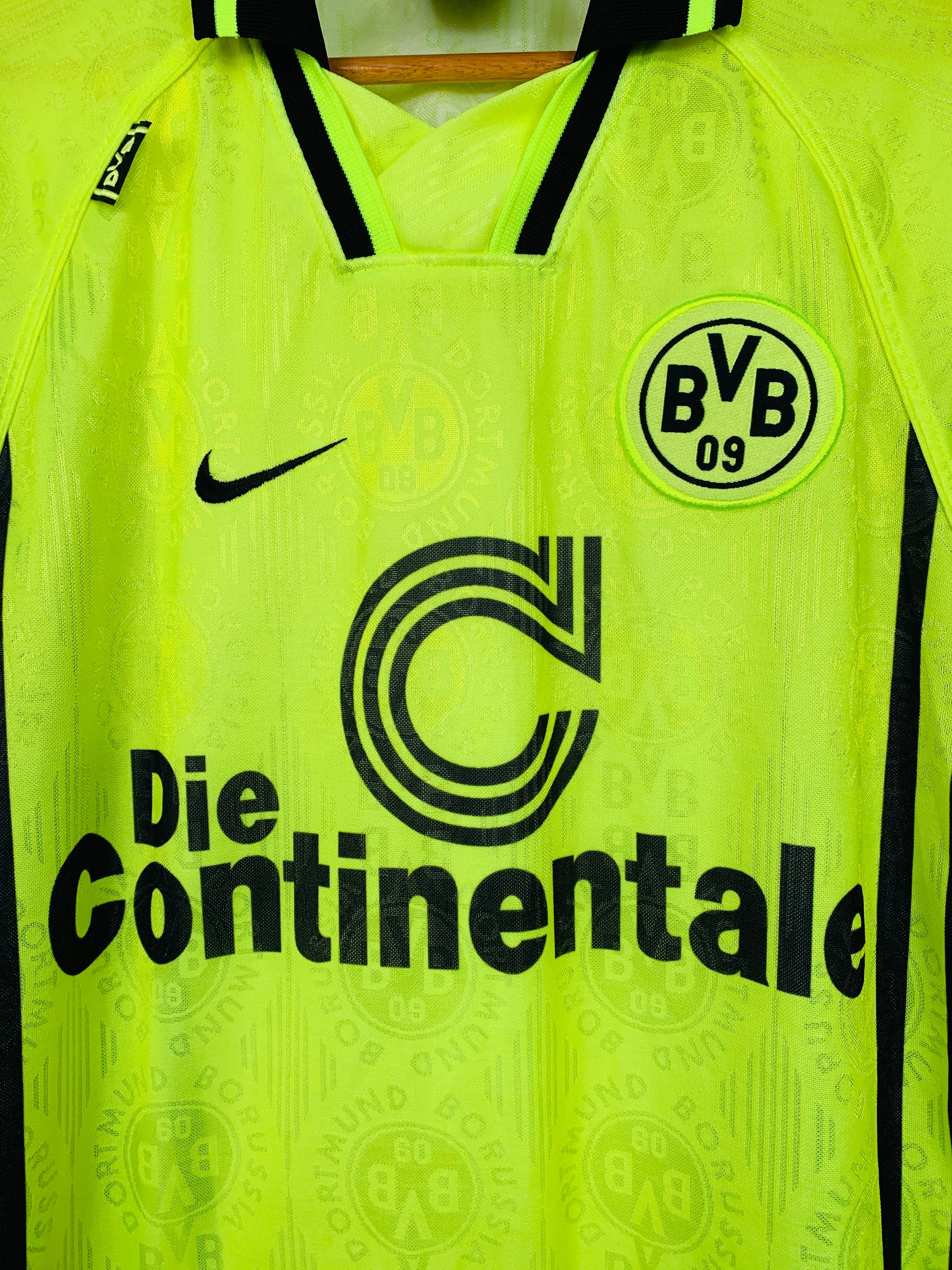 BORUSSIA DORTMUND 1996/1997 HOME SHIRT