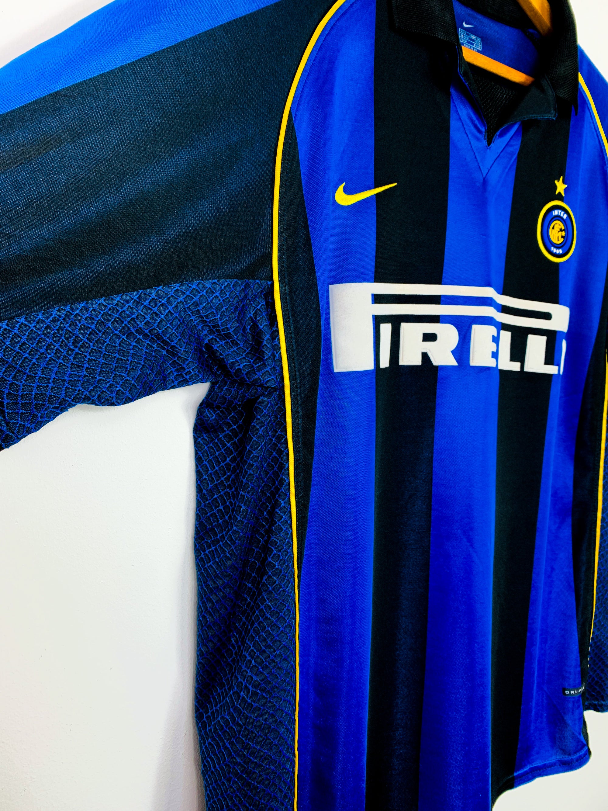 INTER MILAN 2001/2002 HOME SHIRT #9 RONALDO