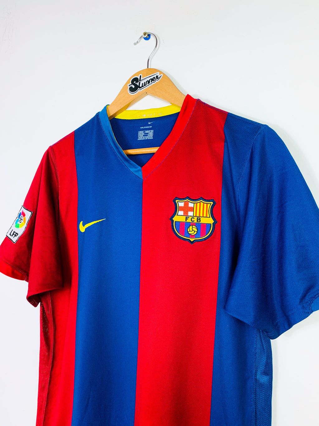 BARCELONA 2006/2007 HOME SHIRT #19 MESSI