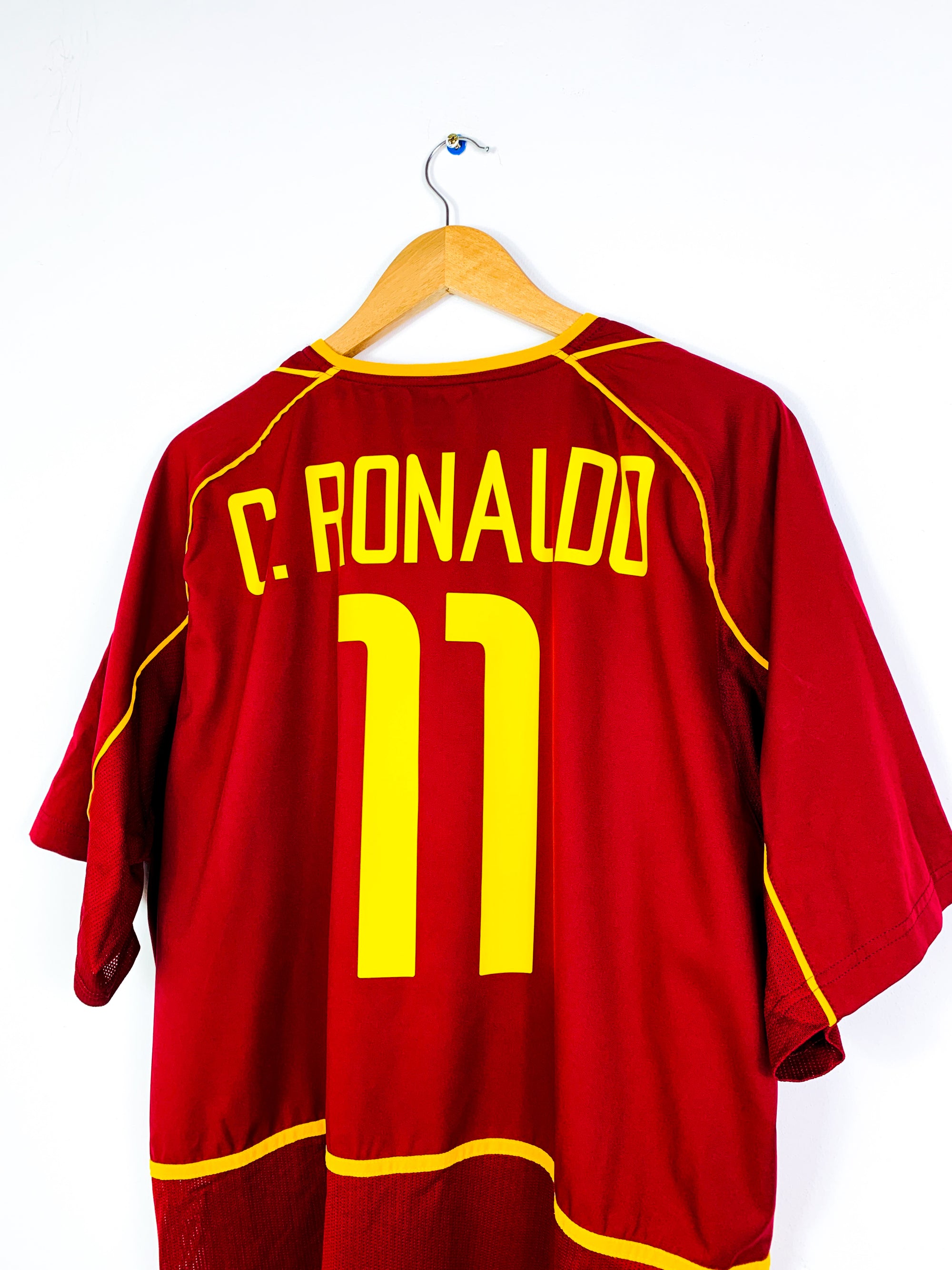PORTUGAL 2002/2004 HOME SHIRT #11 C.RONALDO