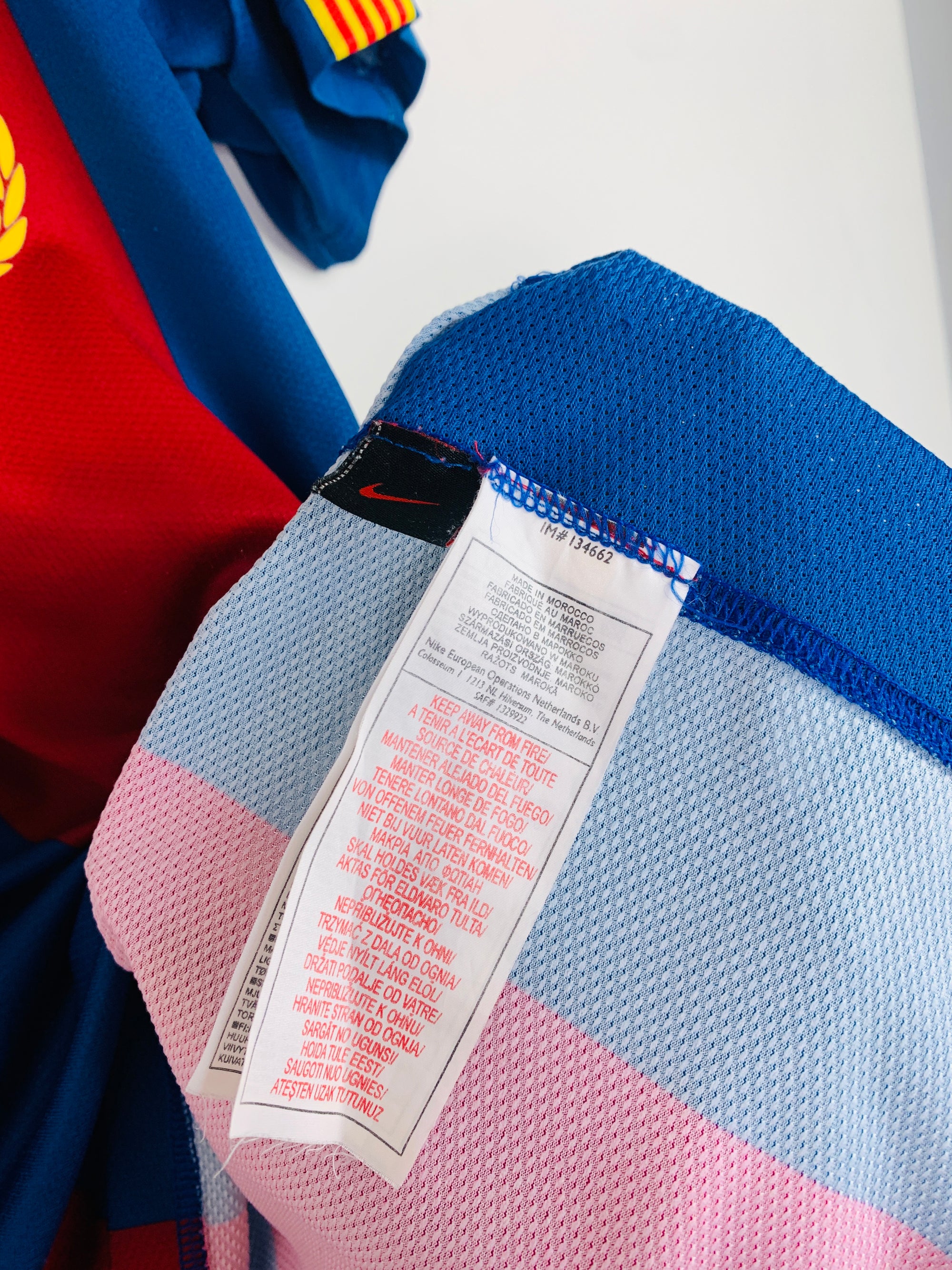 BARCELONA 2006/2007 HOME SHIRT #10 RONALDINHO [S]