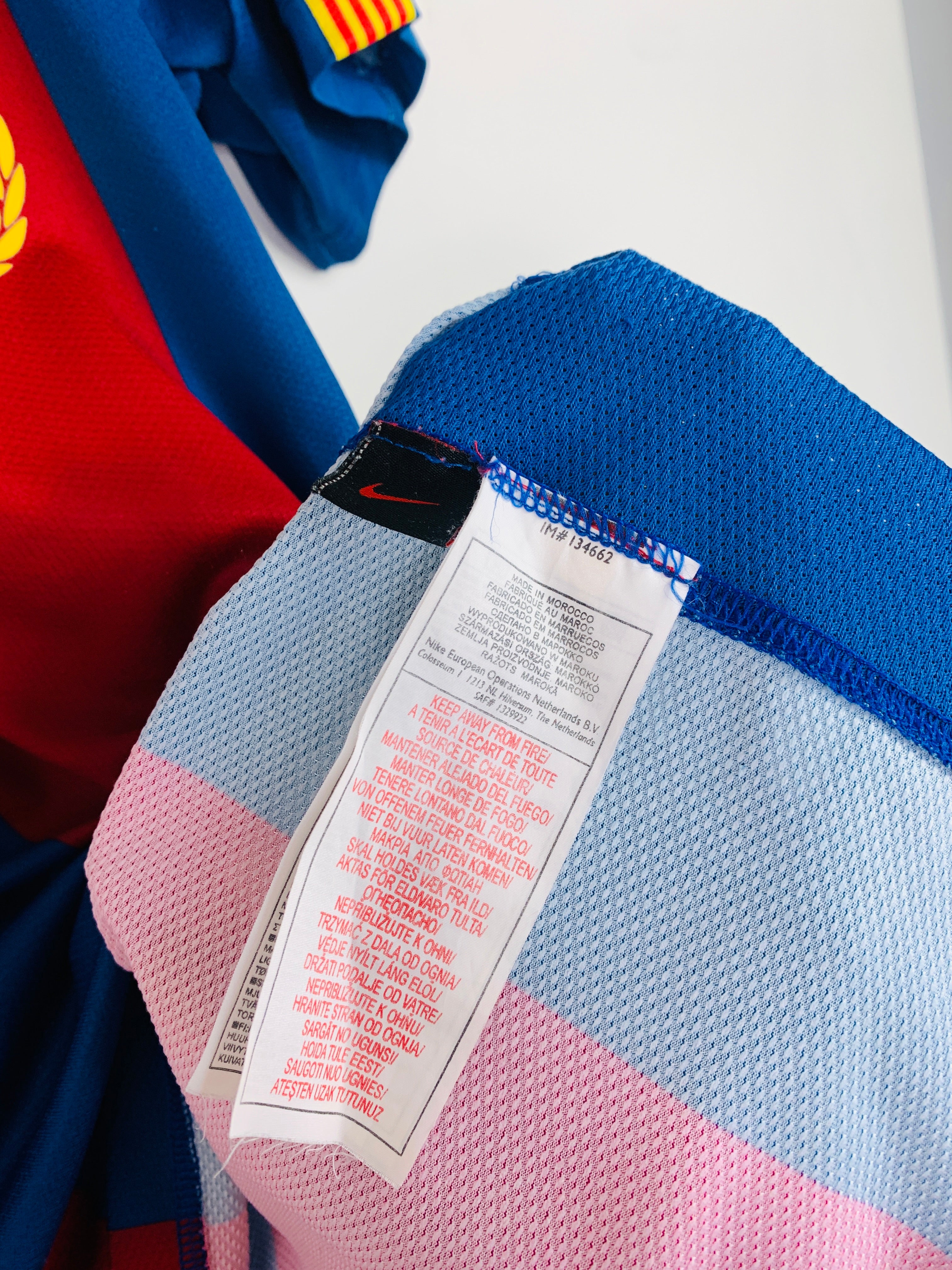 BARCELONA 2006/2007 HOME SHIRT #10 RONALDINHO [S]