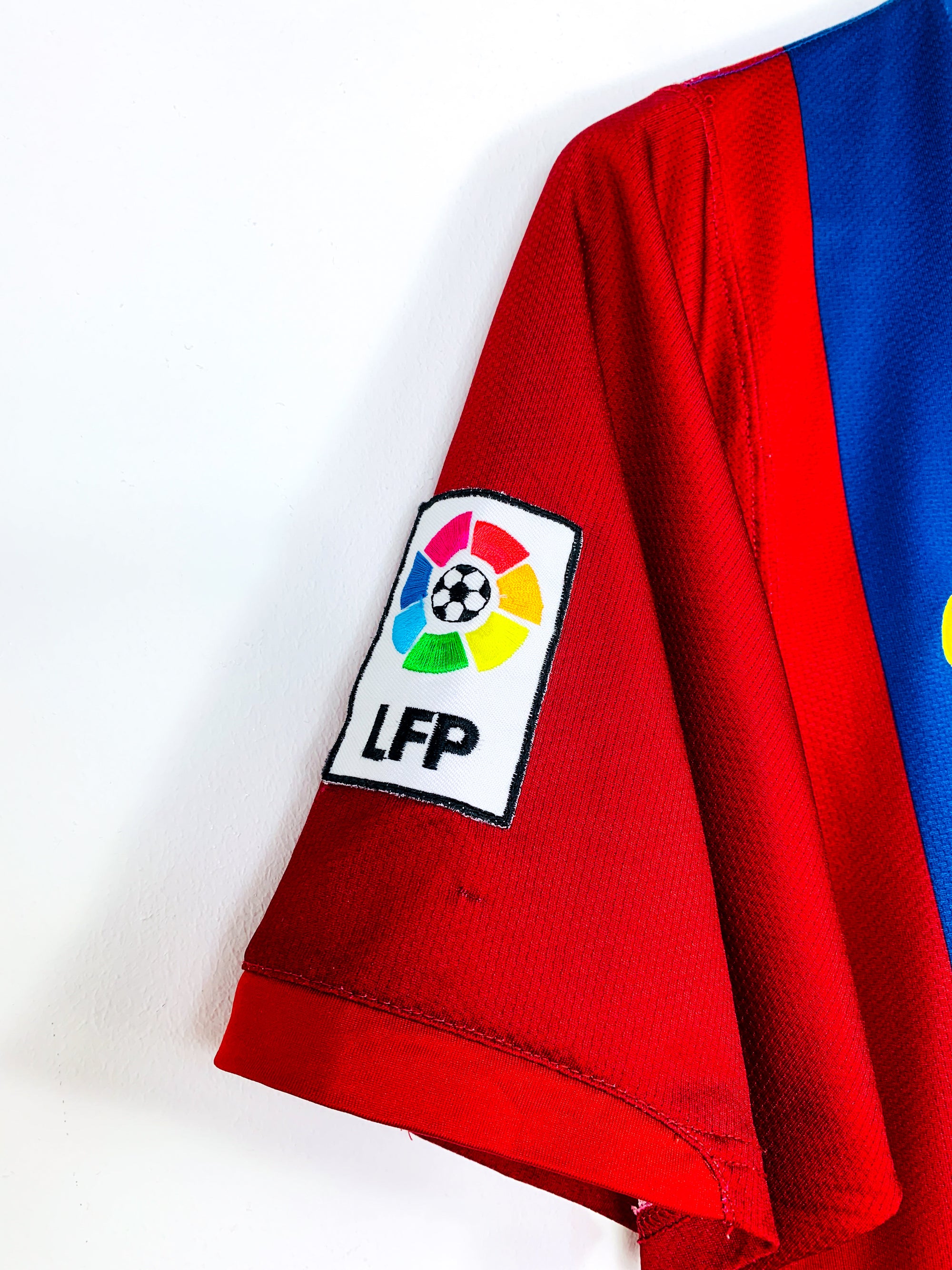 BARCELONA 2006/2007 HOME SHIRT #10 RONALDINHO [S]