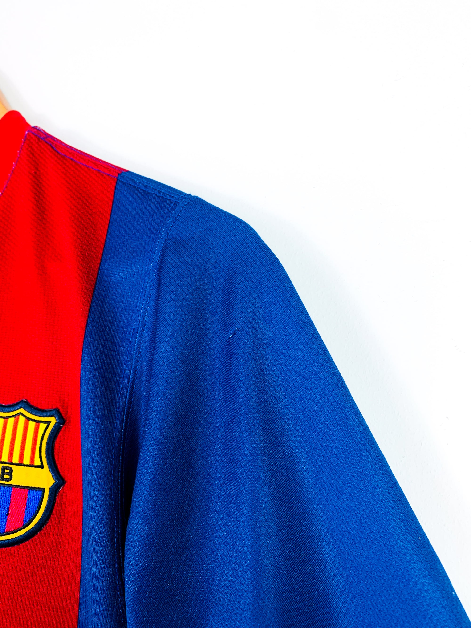 BARCELONA 2006/2007 HOME SHIRT #10 RONALDINHO [S]