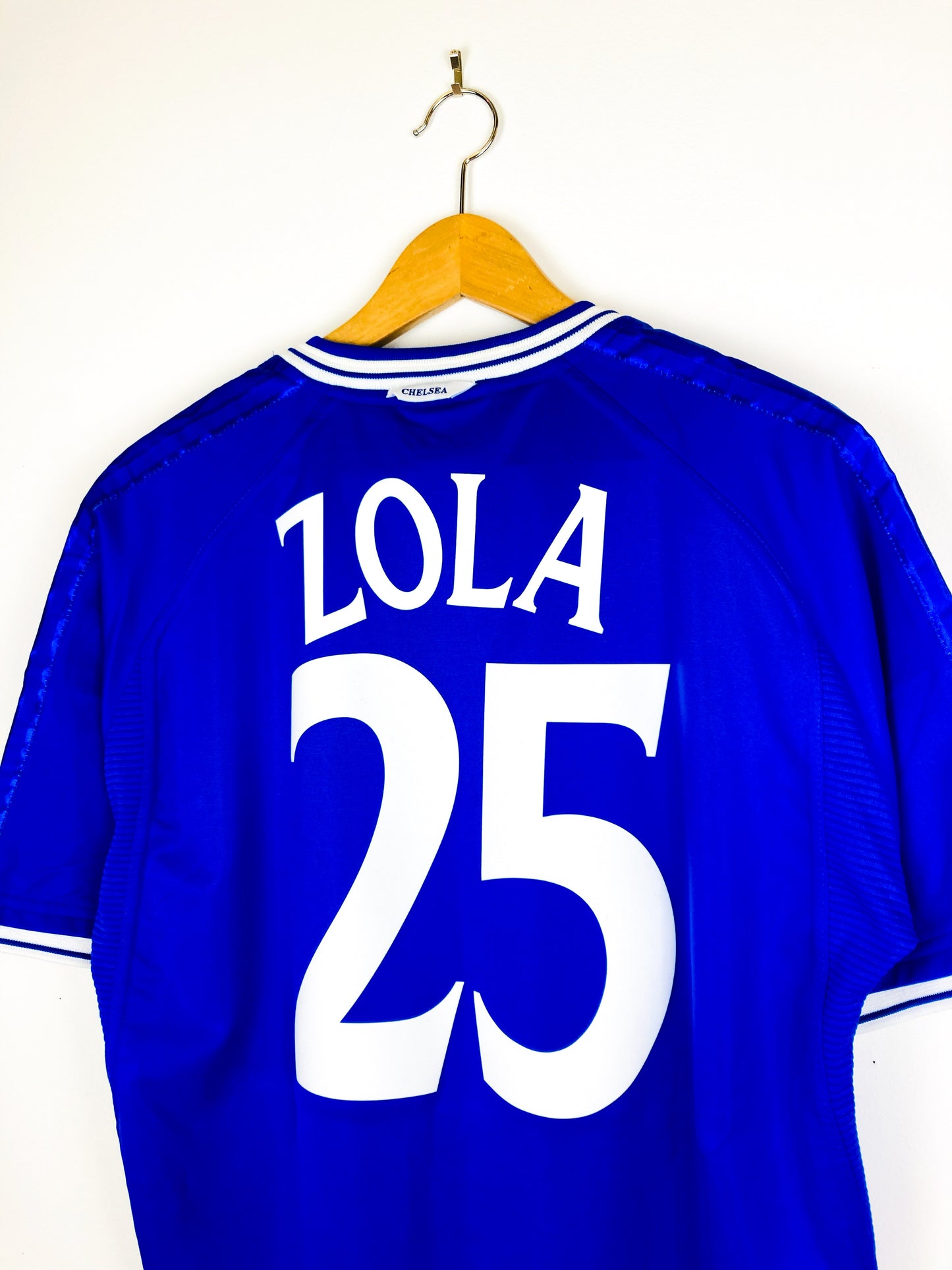 CHELSEA 1999/2001 HOME SHIRT #25 ZOLA