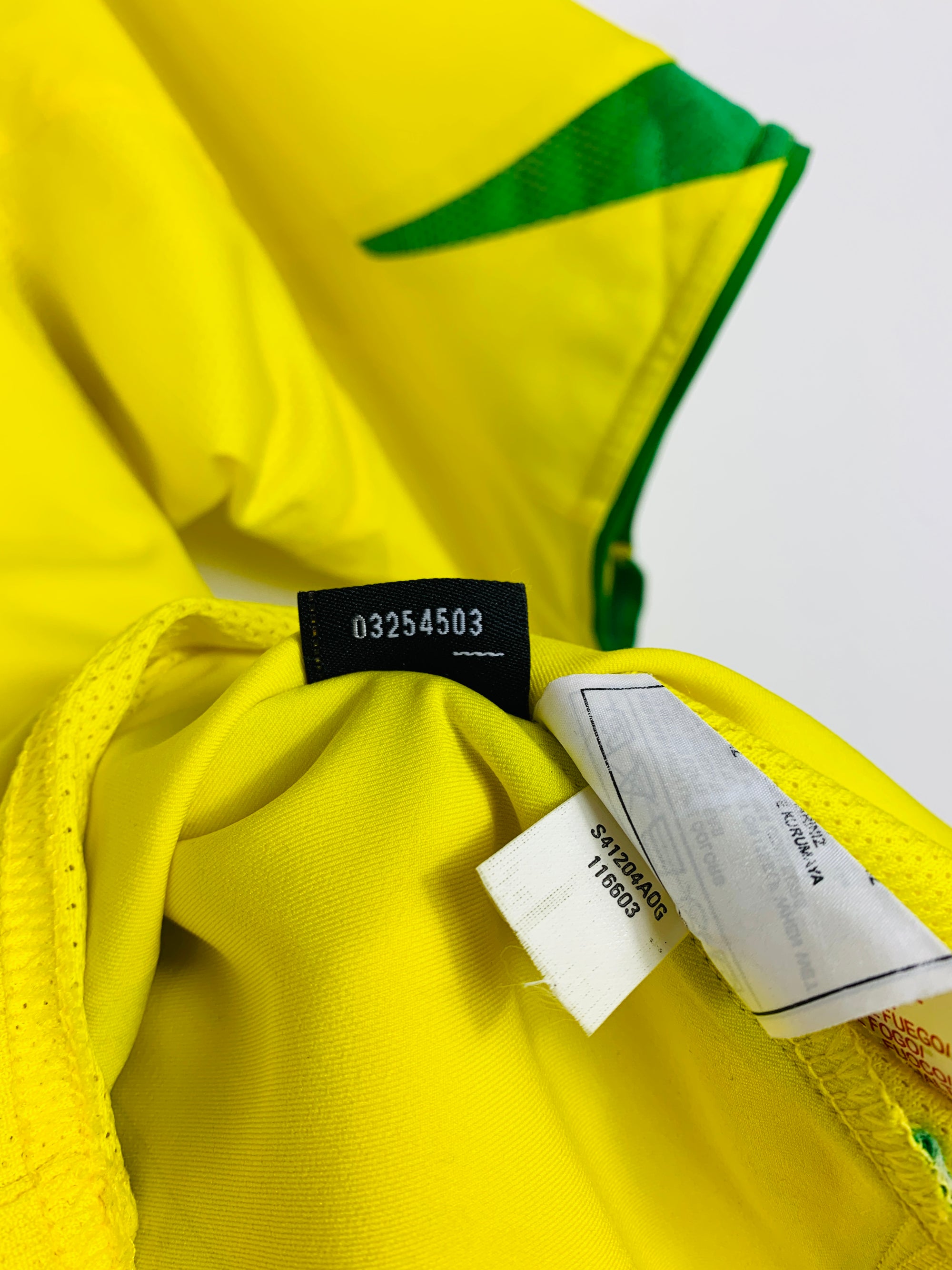 BRAZIL 2004/2006 HOME SHIRT #10 RONALDINHO