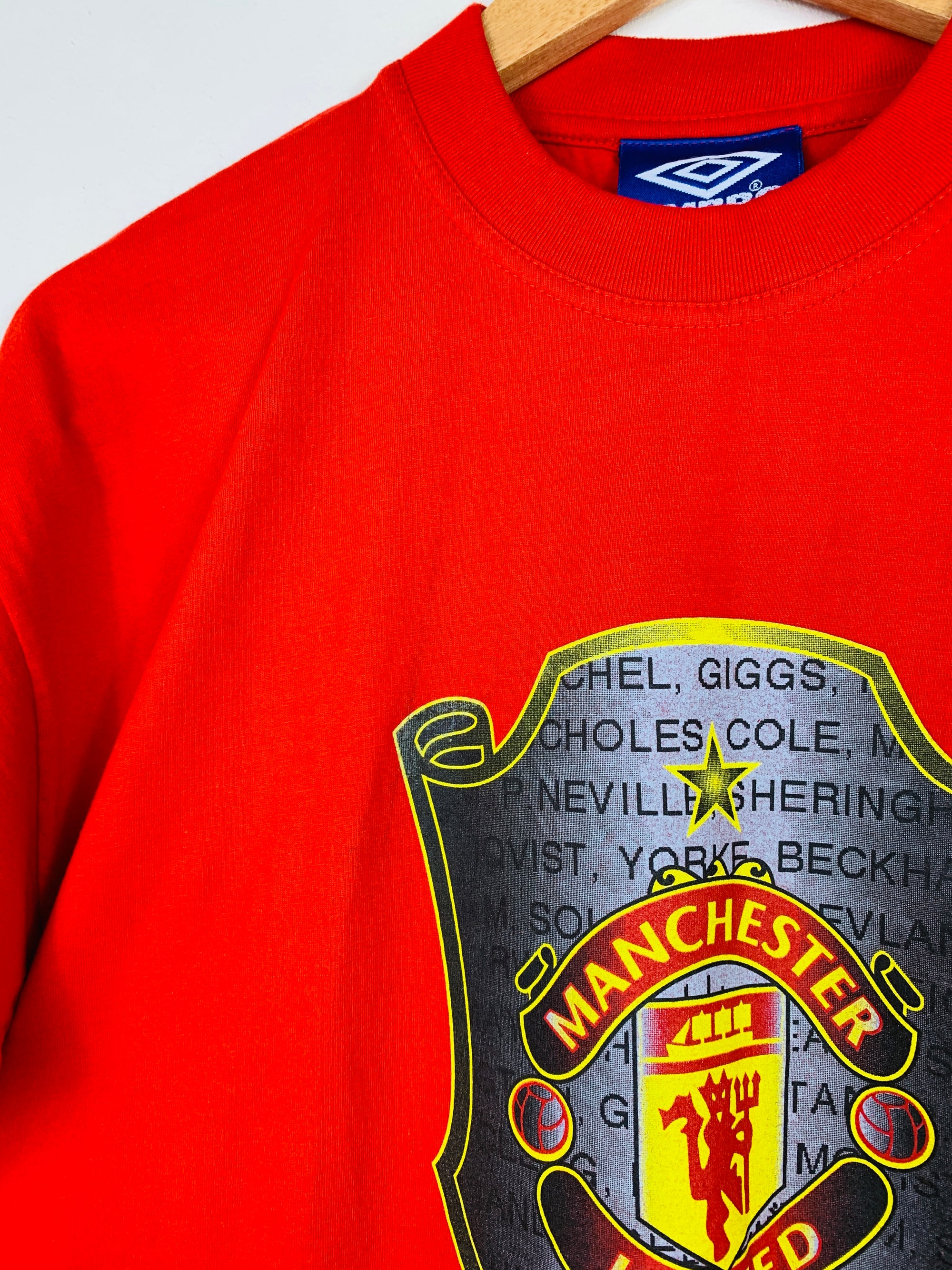 MANCHESTER UNITED 1998/1999 'FINALE' GRAPHIC TEE