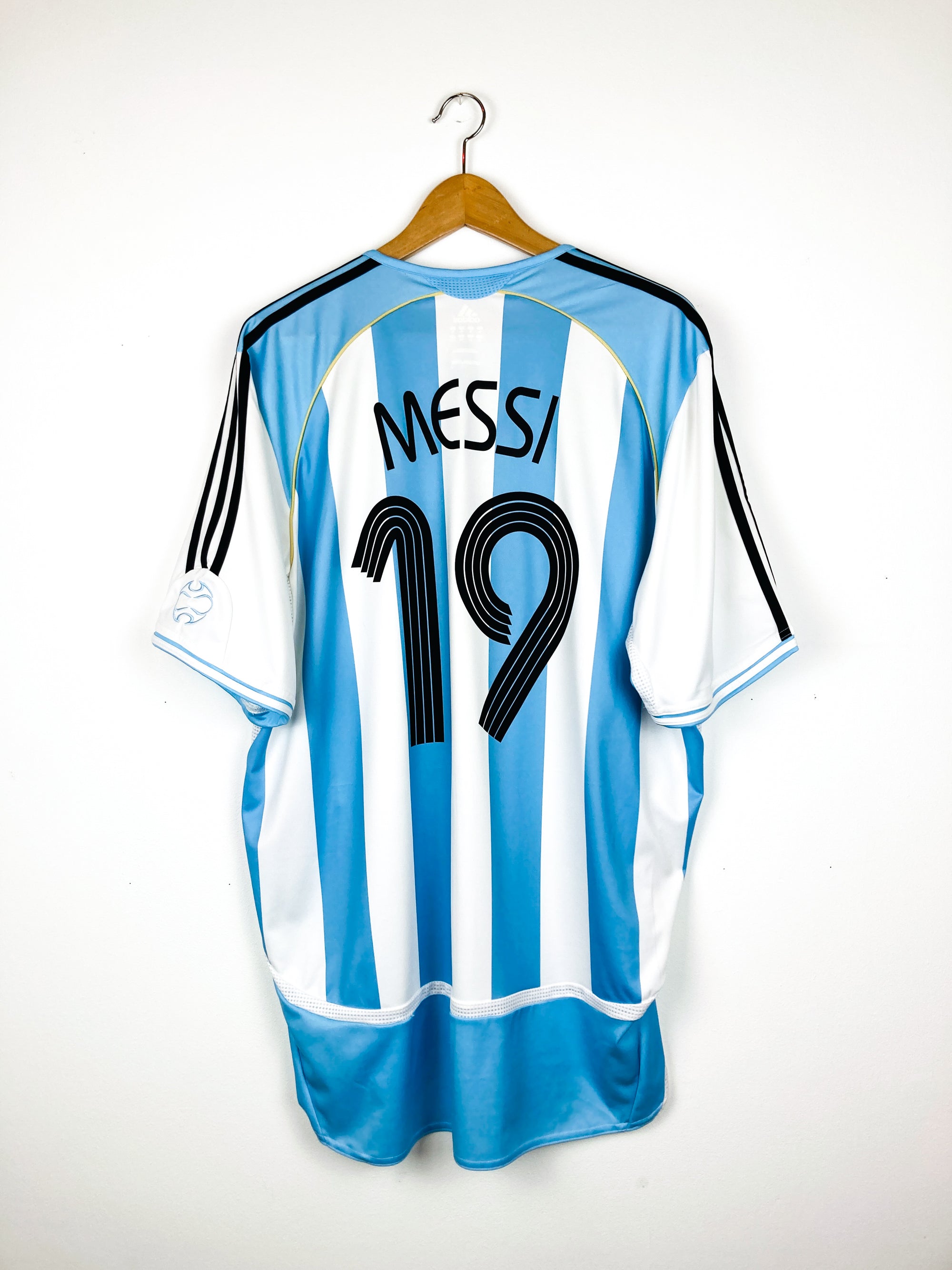 ARGENTINA 2005/2007 HOME SHIRT #19 MESSI