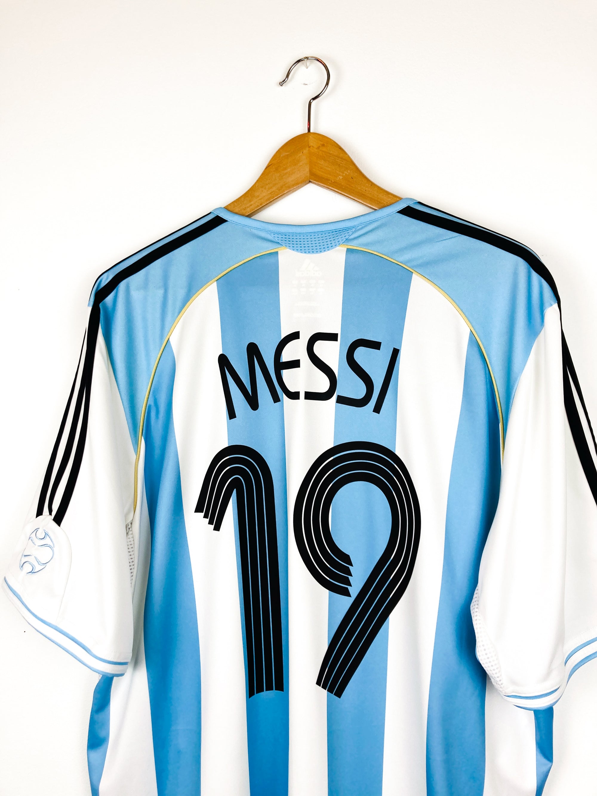 ARGENTINA 2005/2007 HOME SHIRT #19 MESSI