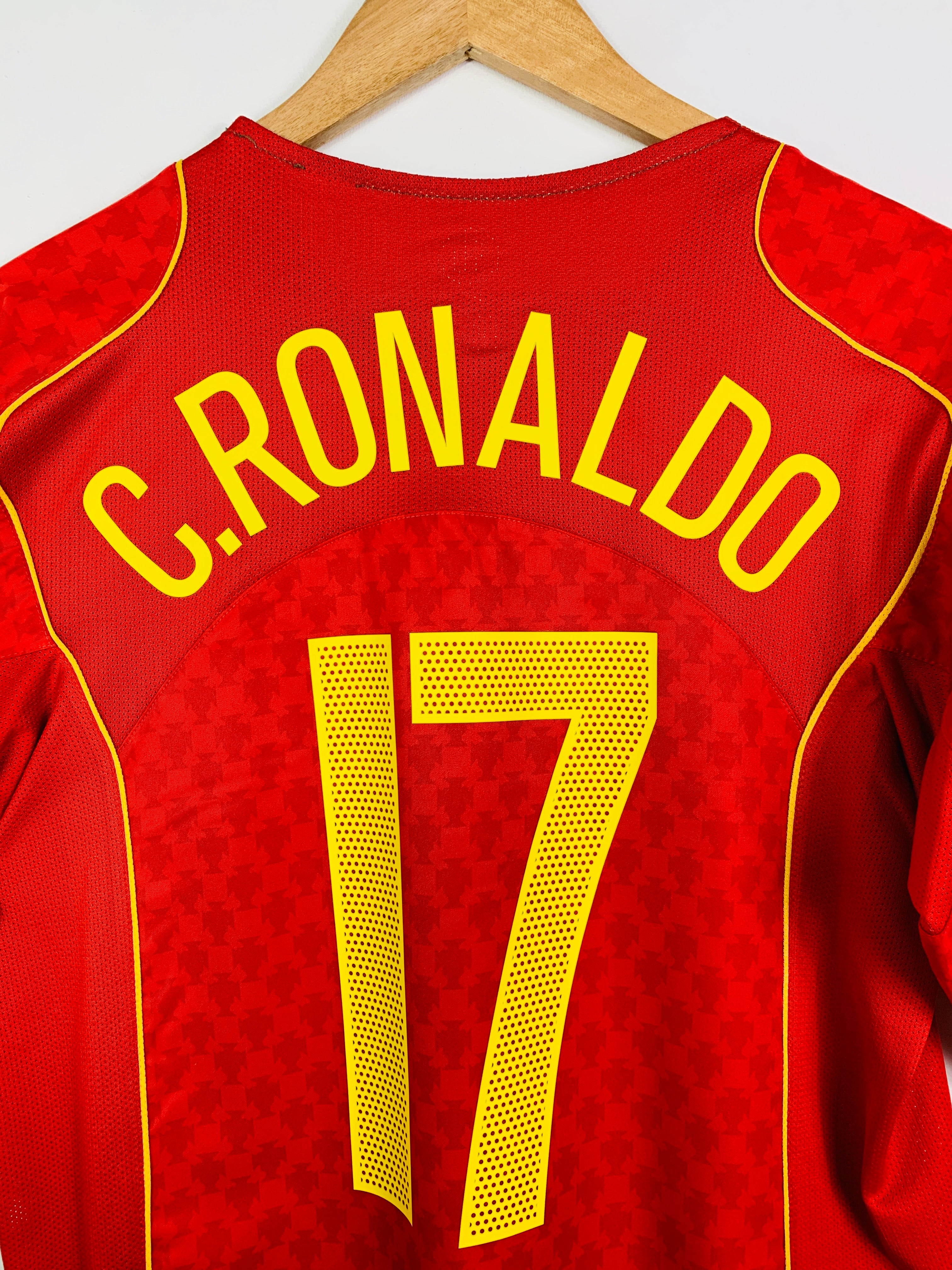 PORTUGAL 2004/2006 HOME SHIRT #17 C.RONALDO [M]