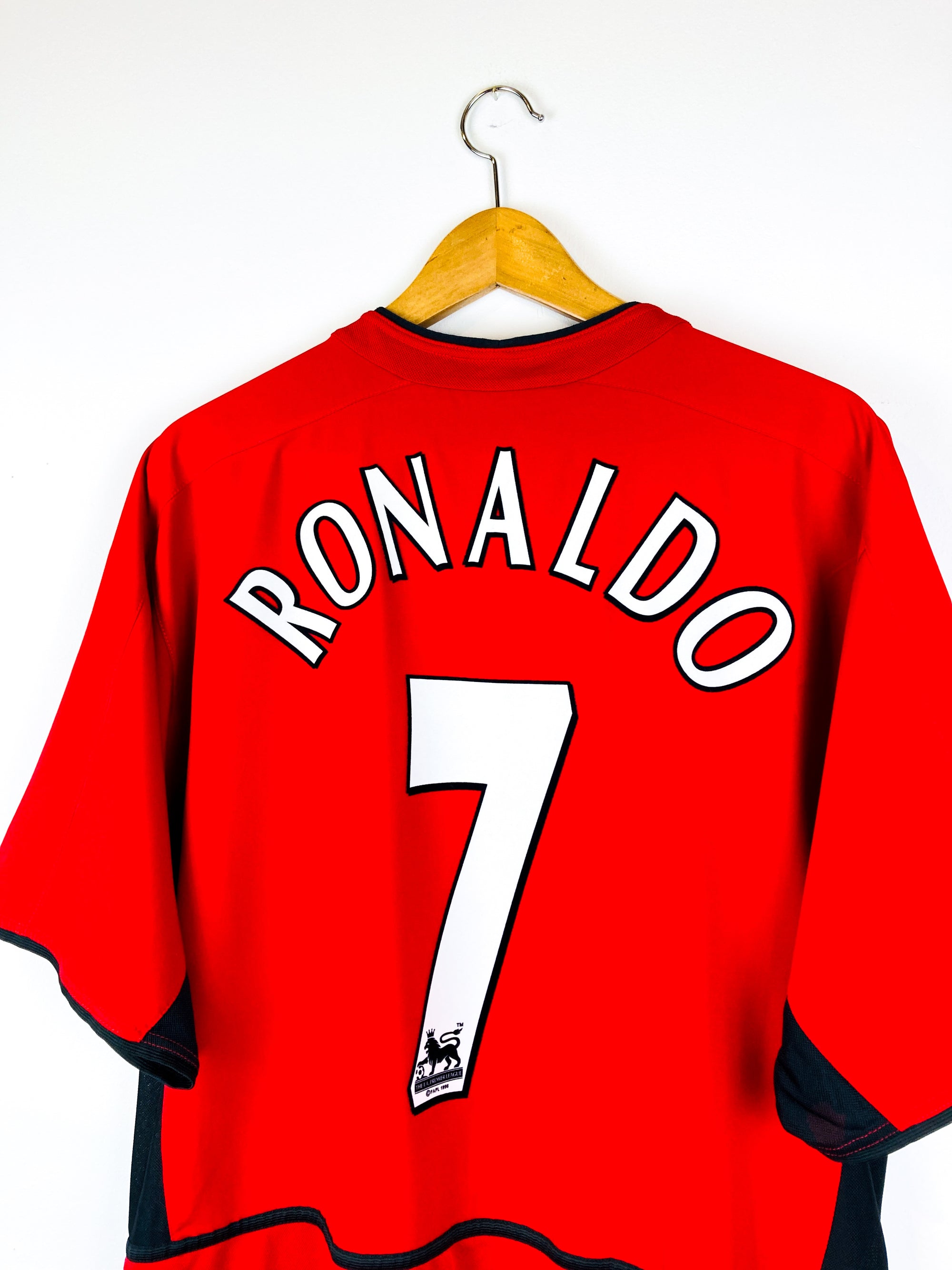 MANCHESTER UNITED 2002/2004 HOME SHIRT #7 RONALDO