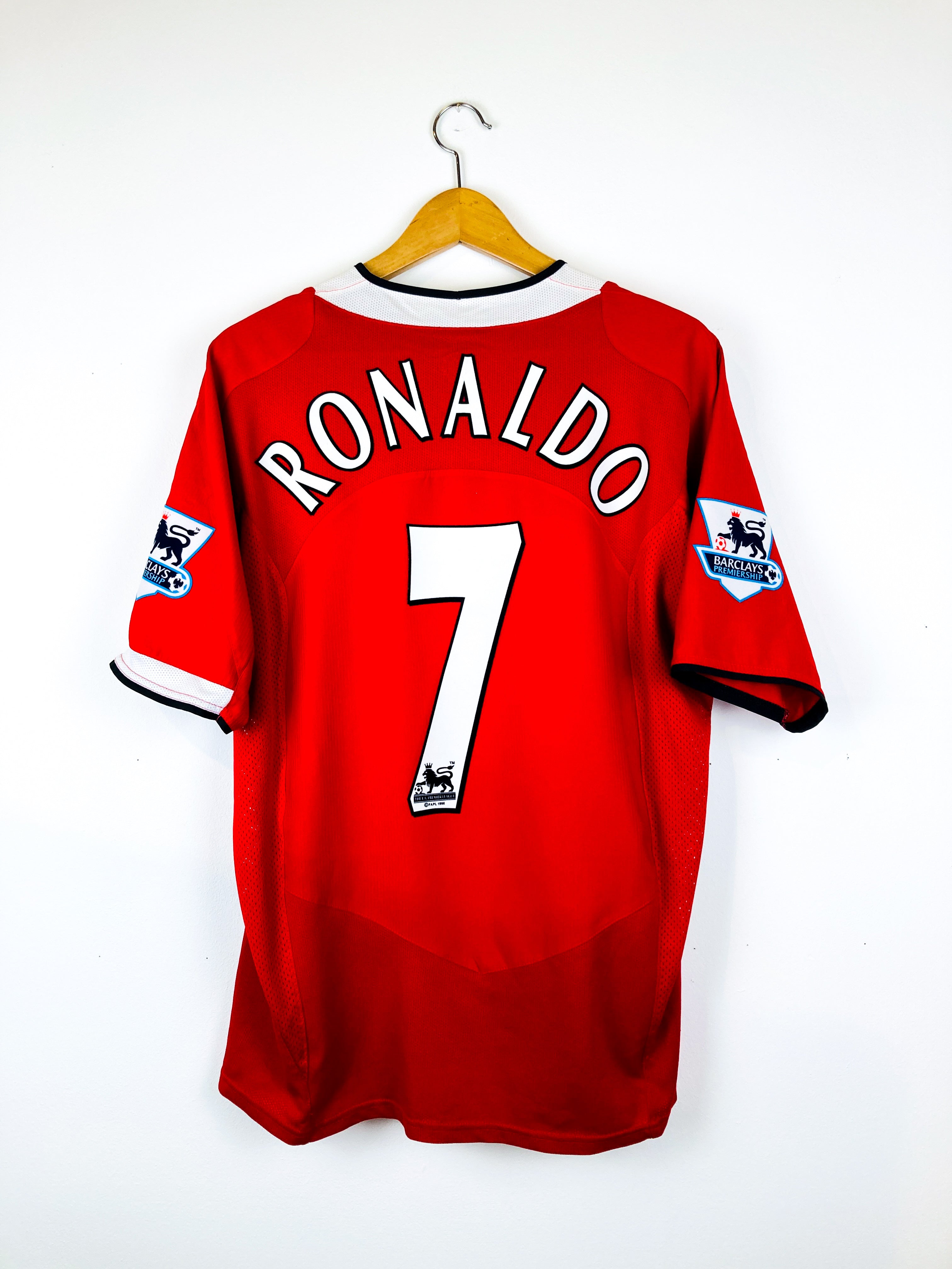 MANCHESTER UNITED 2004/2006 HOME SHIRT #7 RONALDO