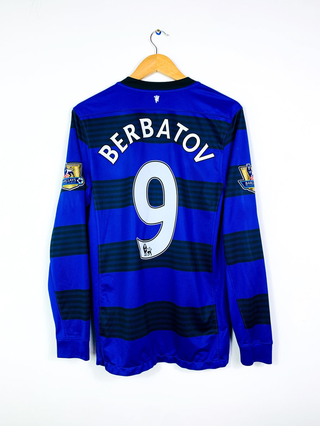 MANCHESTER UNITED 2011/2012 AWAY SHIRT #9 BERBATOV L/S [S/M]
