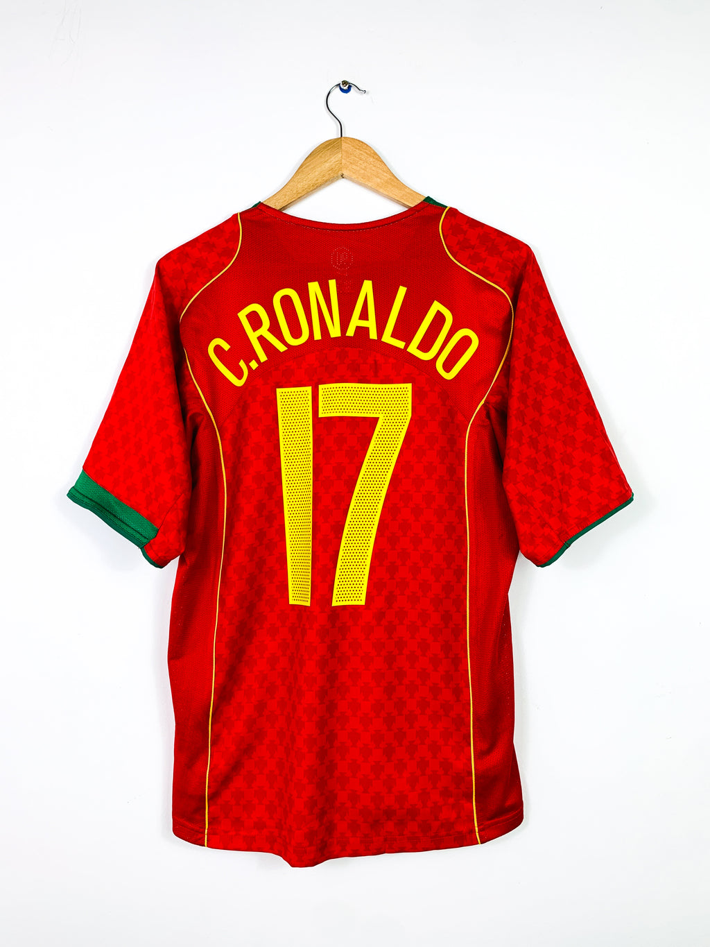 PORTUGAL 2004/2006 HOME SHIRT #17 C.RONALDO