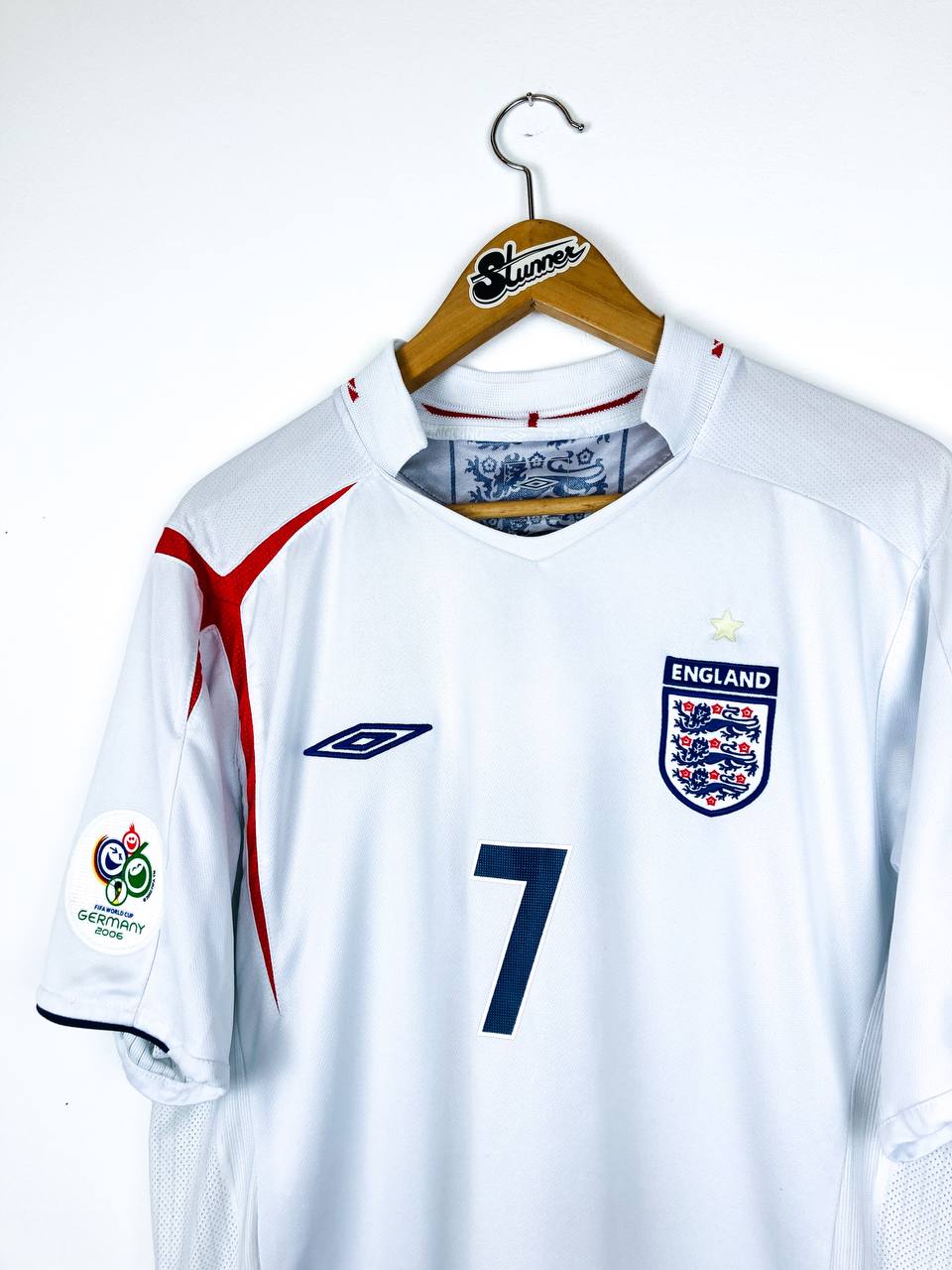 ENGLAND 2005/2007 HOME SHIRT #7 BECKHAM