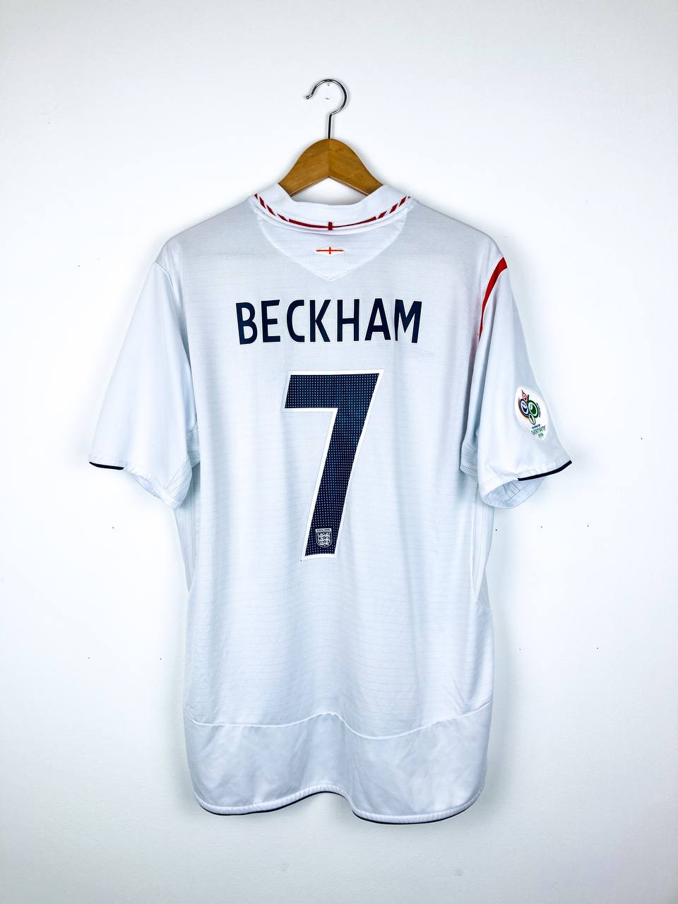 ENGLAND 2005/2007 HOME SHIRT #7 BECKHAM