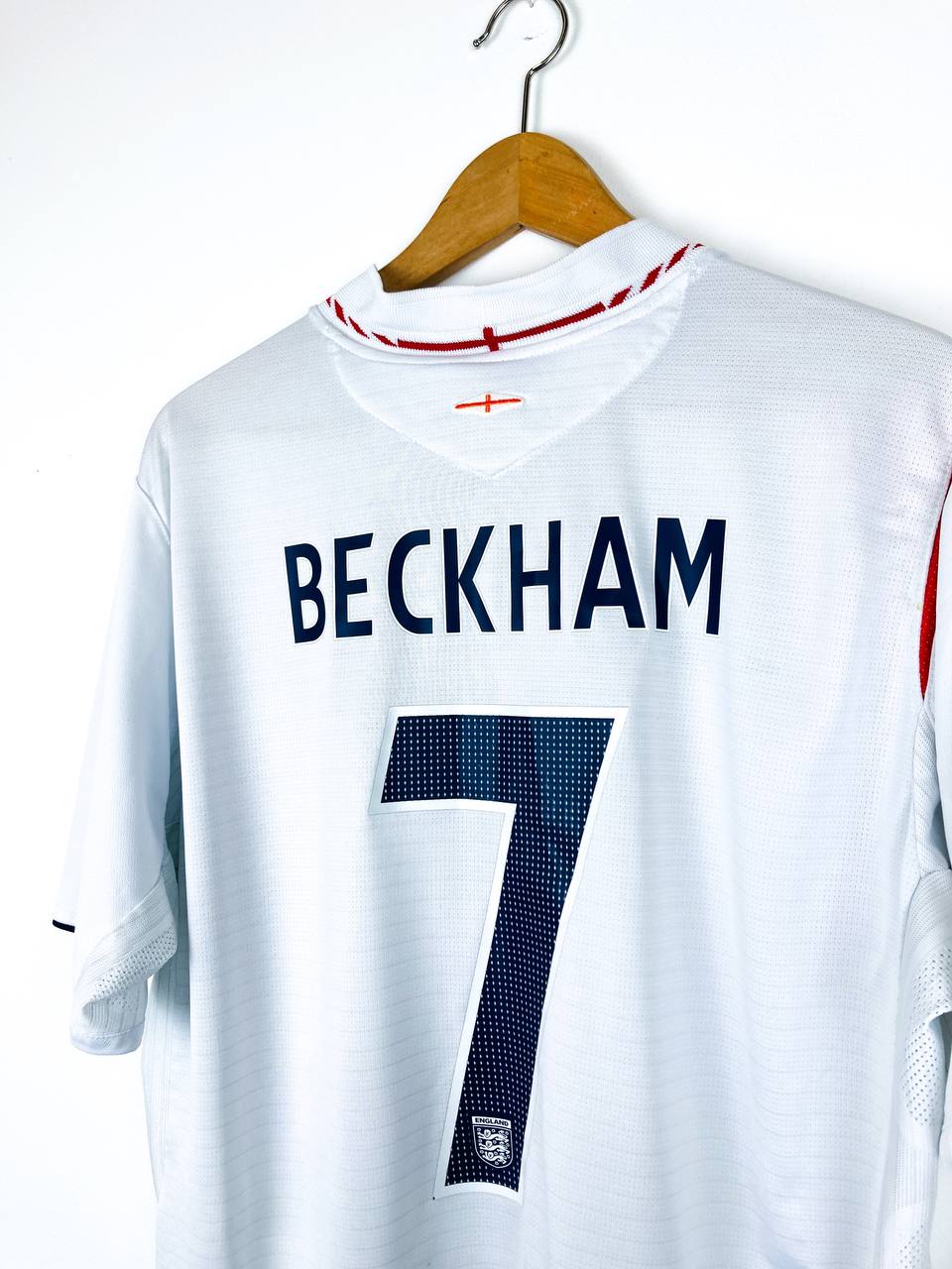 ENGLAND 2005/2007 HOME SHIRT #7 BECKHAM