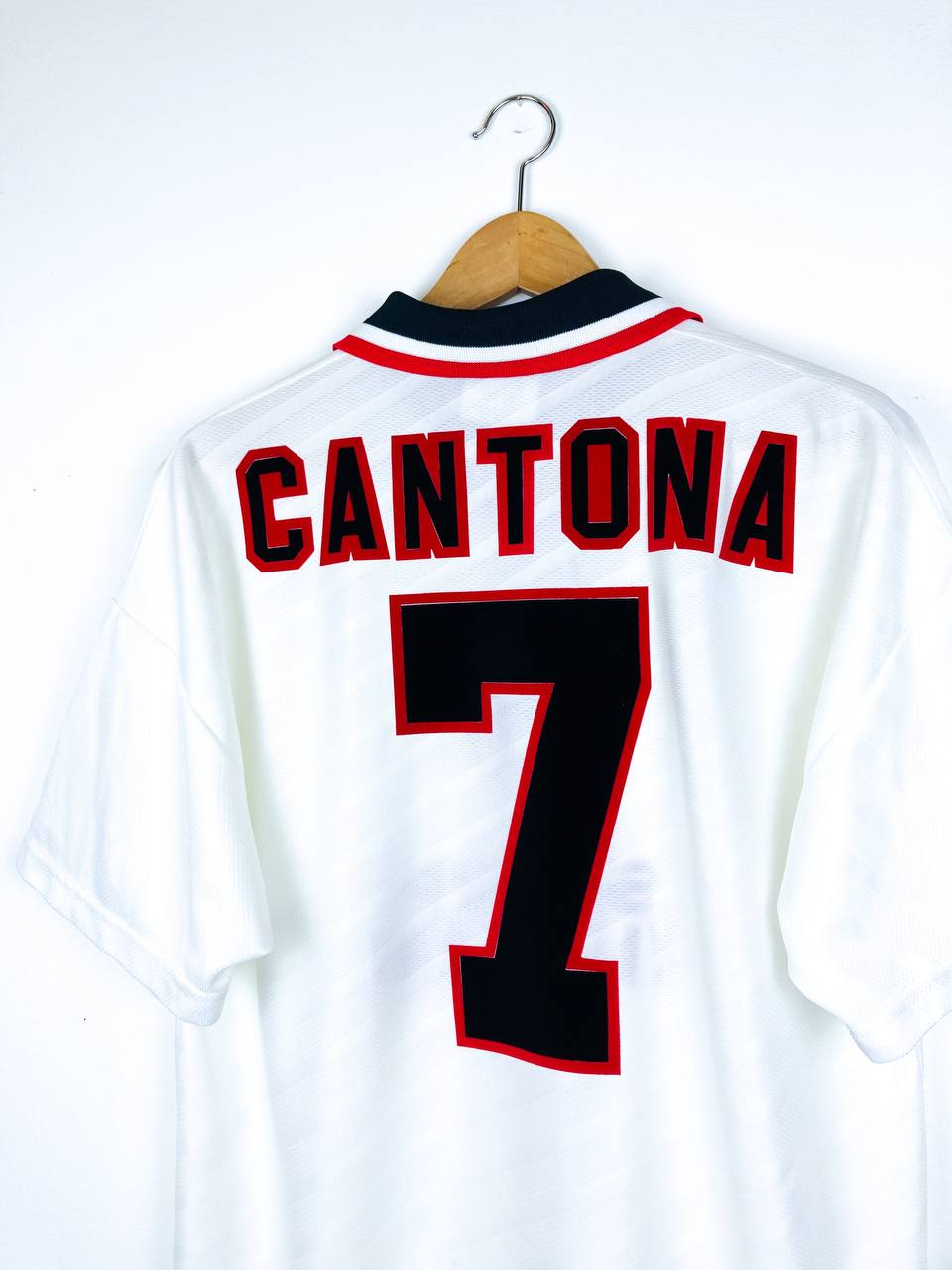 MANCHESTER UNITED 1996/1997 AWAY SHIRT #7 CANTONA