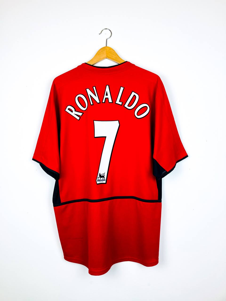 MANCHESTER UNITED 2002/2004 HOME SHIRT #7 RONALDO