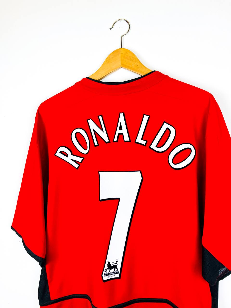 MANCHESTER UNITED 2002/2004 HOME SHIRT #7 RONALDO