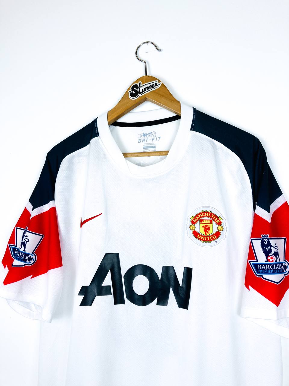 MANCHESTER UNITED 2010/2011 AWAY SHIRT #8 ROONEY