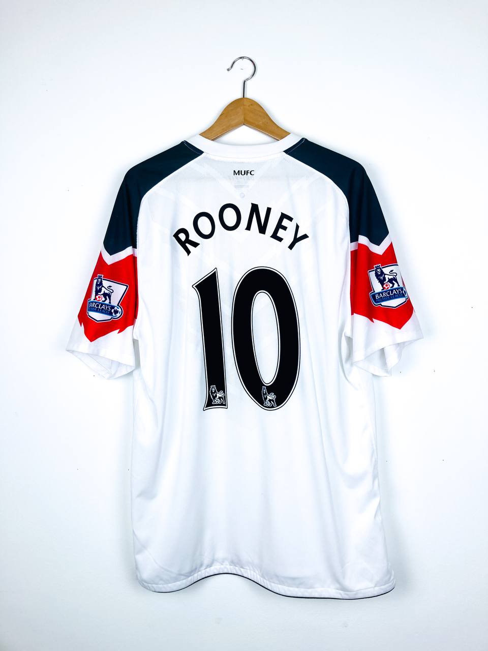 MANCHESTER UNITED 2010/2011 AWAY SHIRT #8 ROONEY