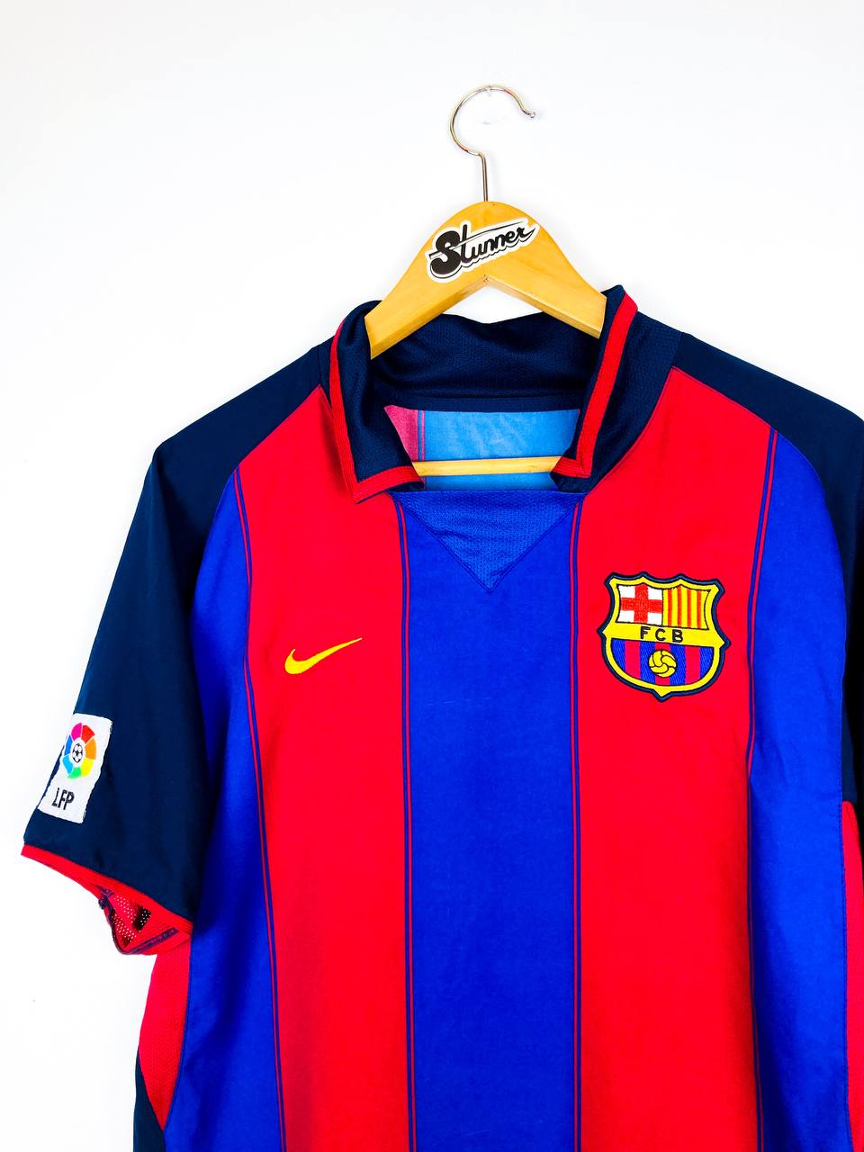 BARCELONA 2003/2004 HOME SHIRT #10 RONALDINHO