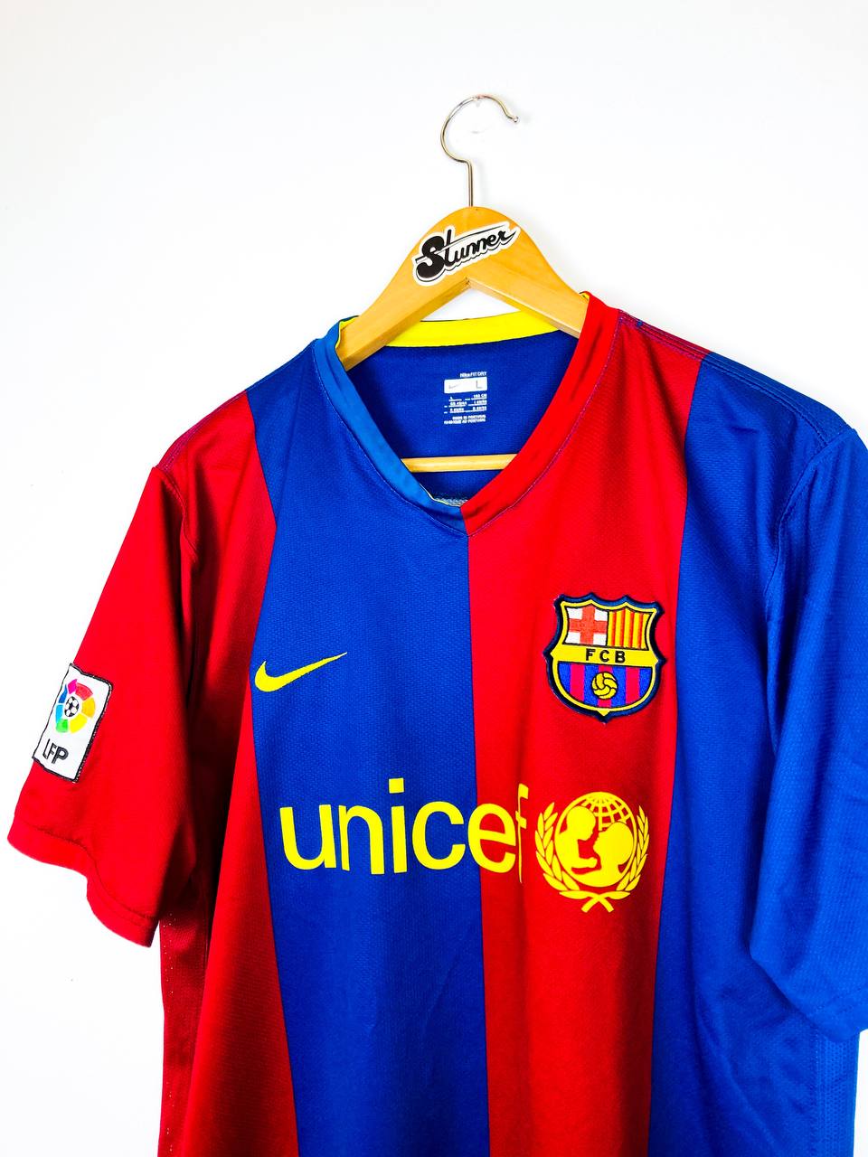 BARCELONA 2006/2007 HOME SHIRT #19 MESSI