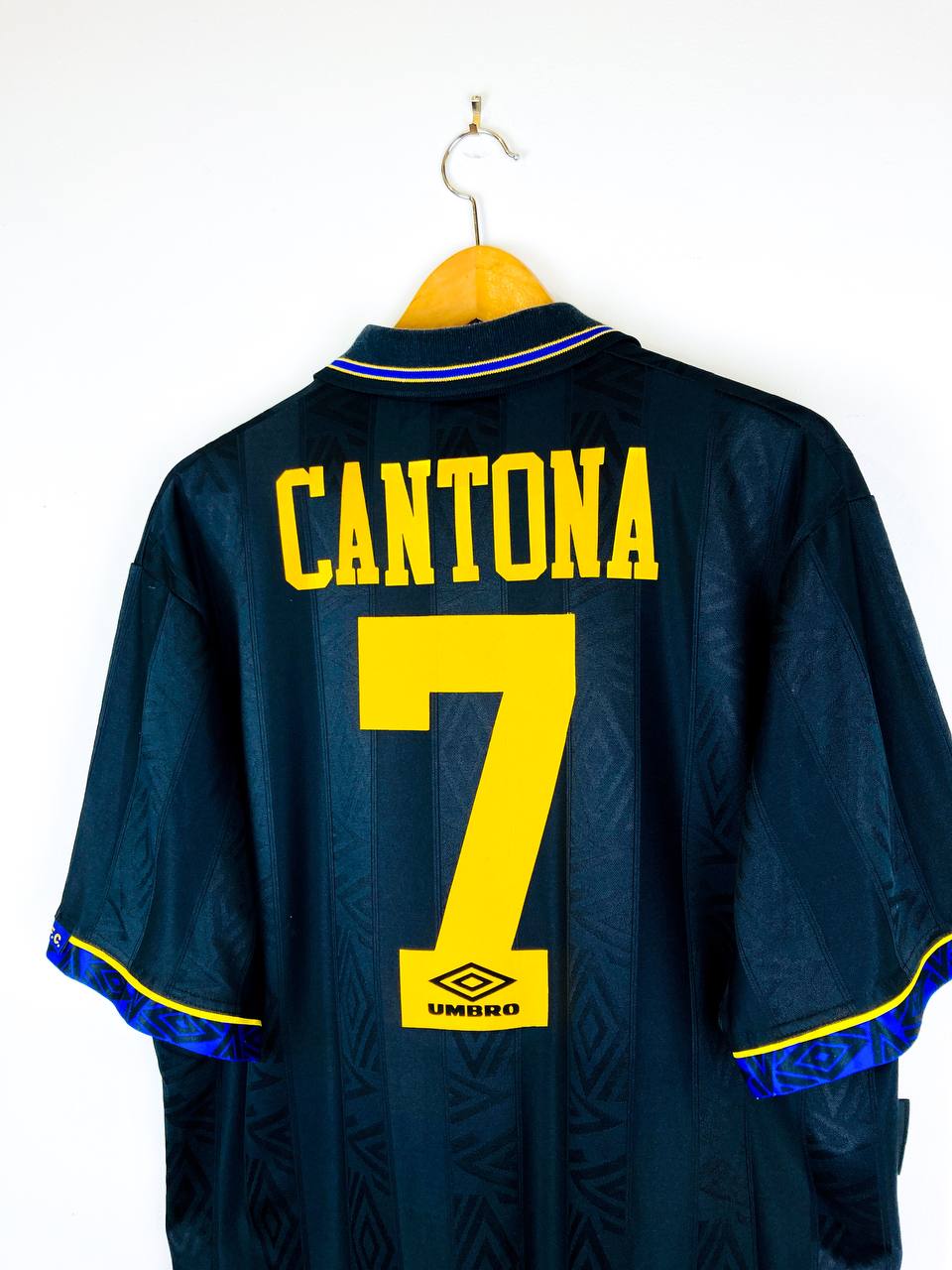 MANCHESTER UNITED 1993/1995 AWAY SHIRT #7 CANTONA