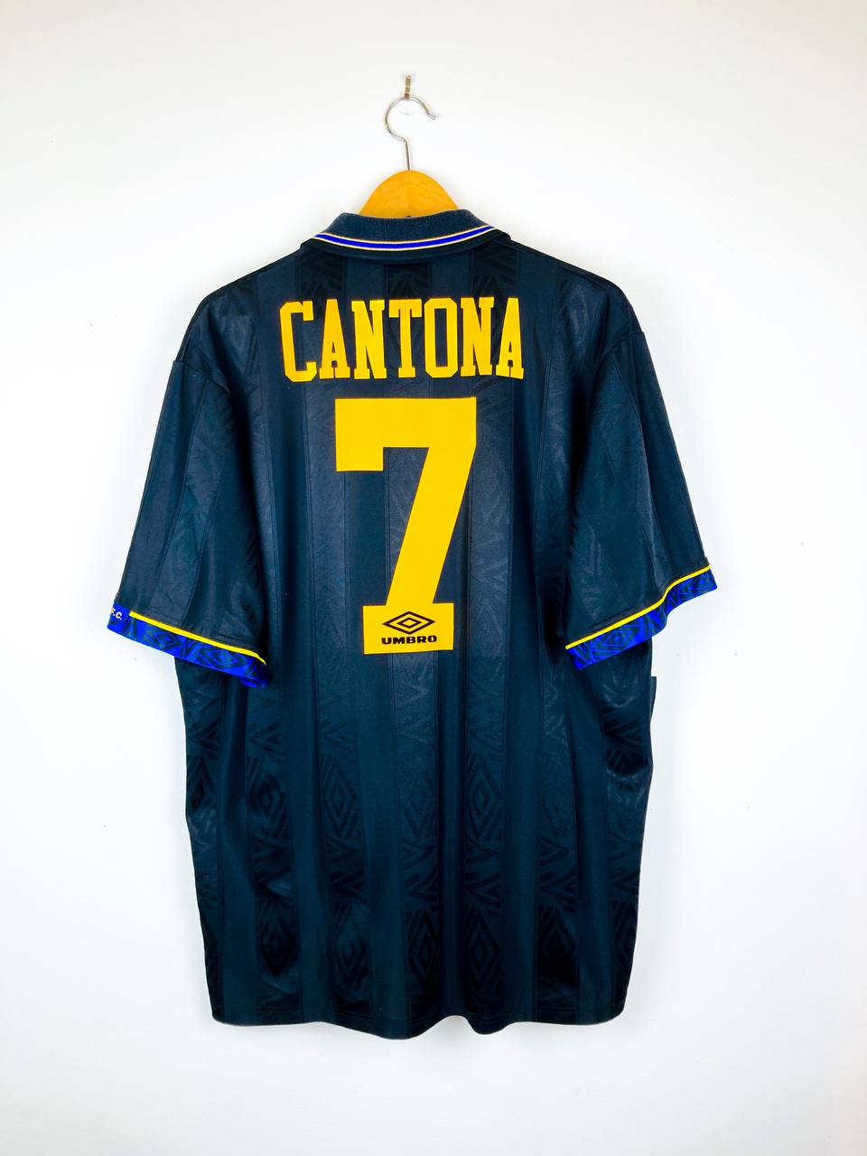 MANCHESTER UNITED 1993/1995 AWAY SHIRT #7 CANTONA