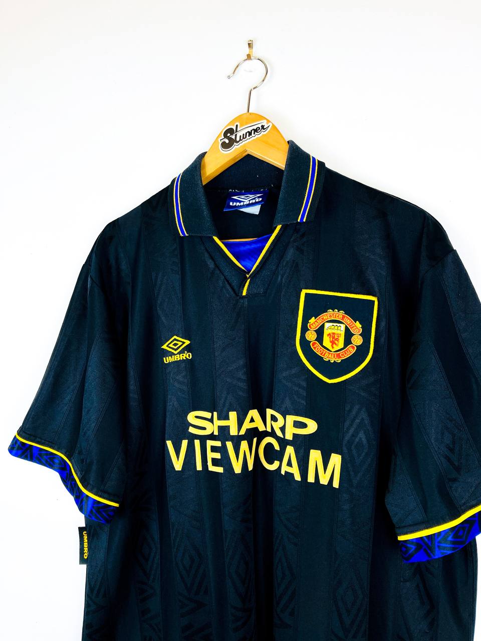 MANCHESTER UNITED 1993/1995 AWAY SHIRT #7 CANTONA