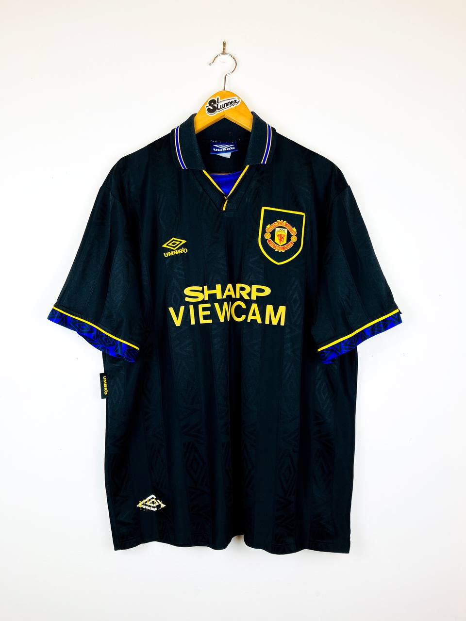 MANCHESTER UNITED 1993/1995 AWAY SHIRT #7 CANTONA