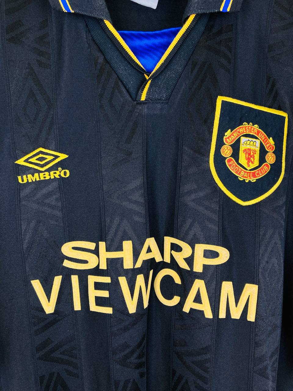 MANCHESTER UNITED 1993/1995 AWAY SHIRT #7 CANTONA